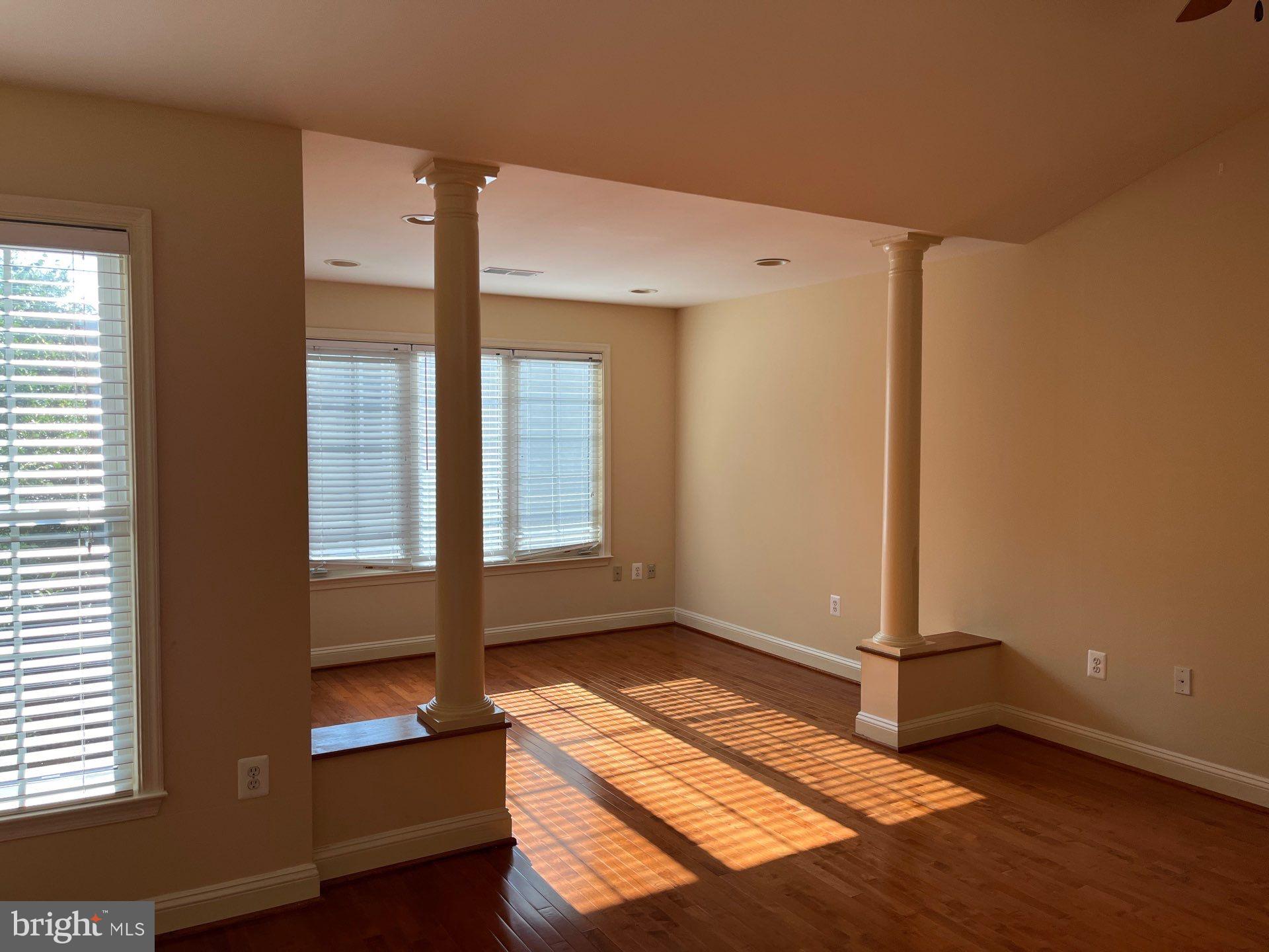 FAIRFAX CENTER LANDBAY - Residential Lease