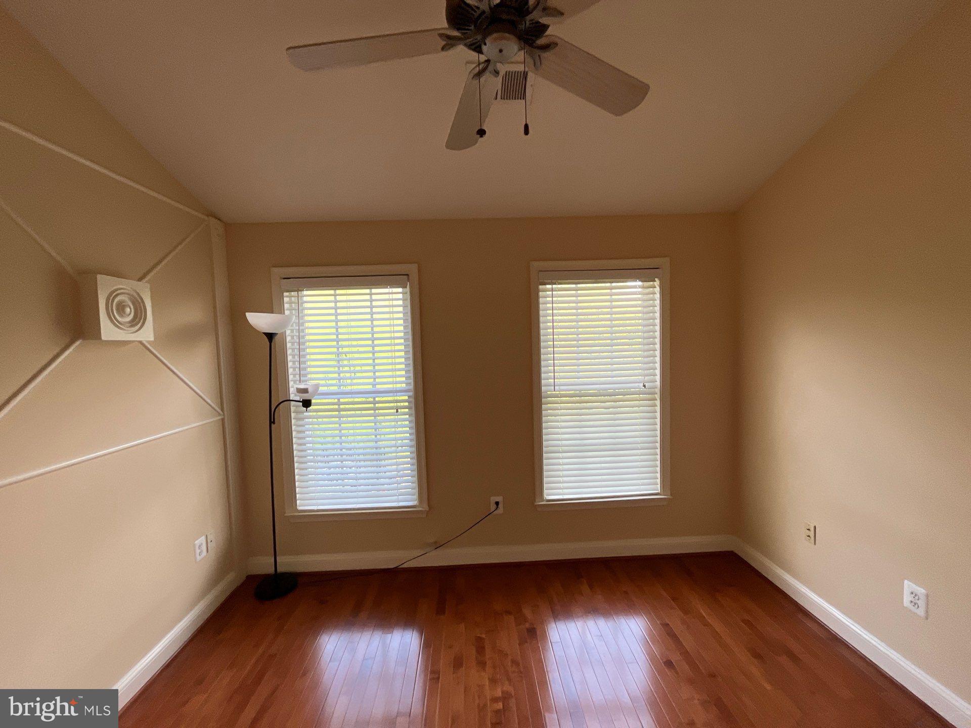 FAIRFAX CENTER LANDBAY - Residential Lease