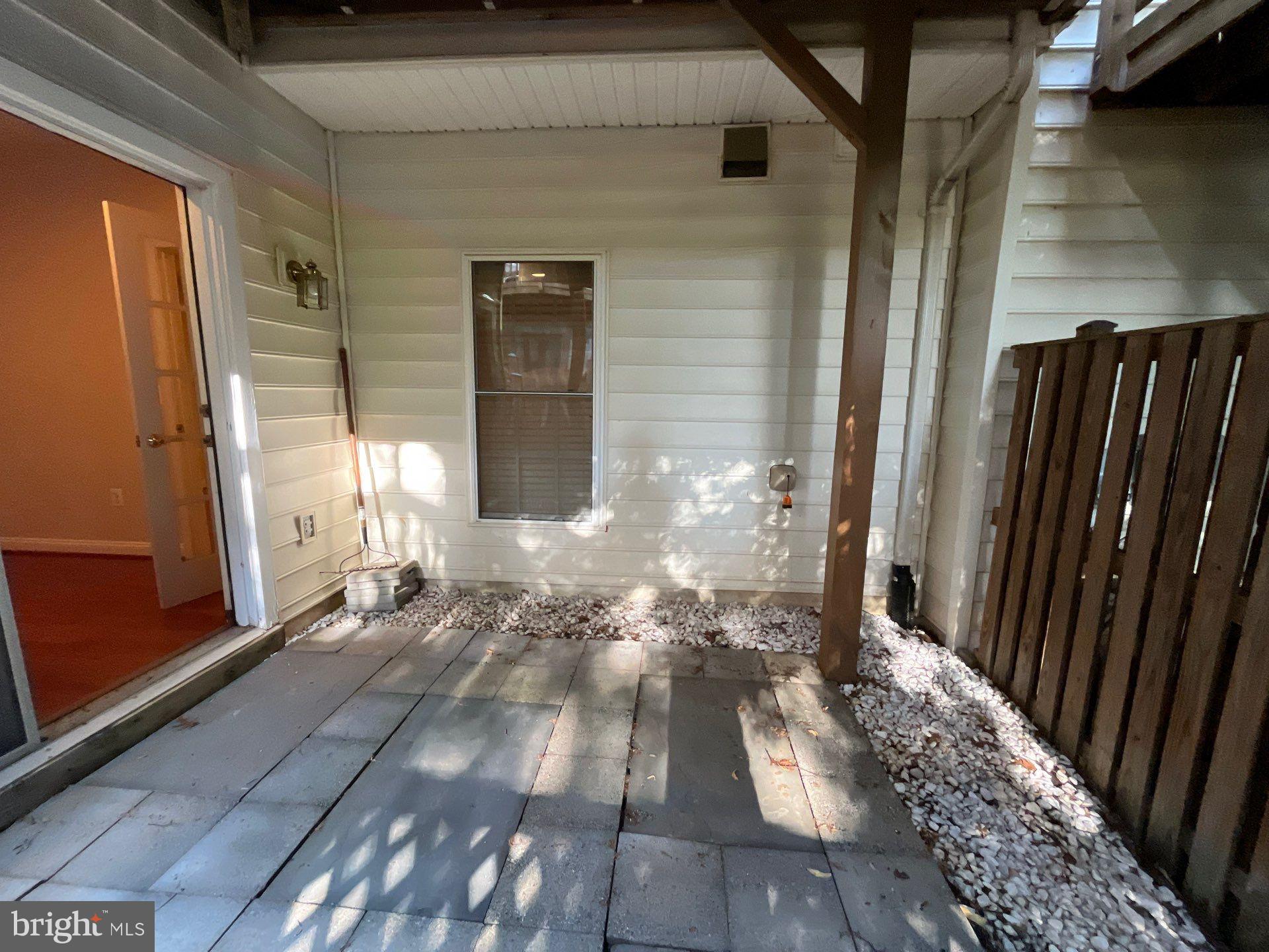 FAIRFAX CENTER LANDBAY - Residential Lease