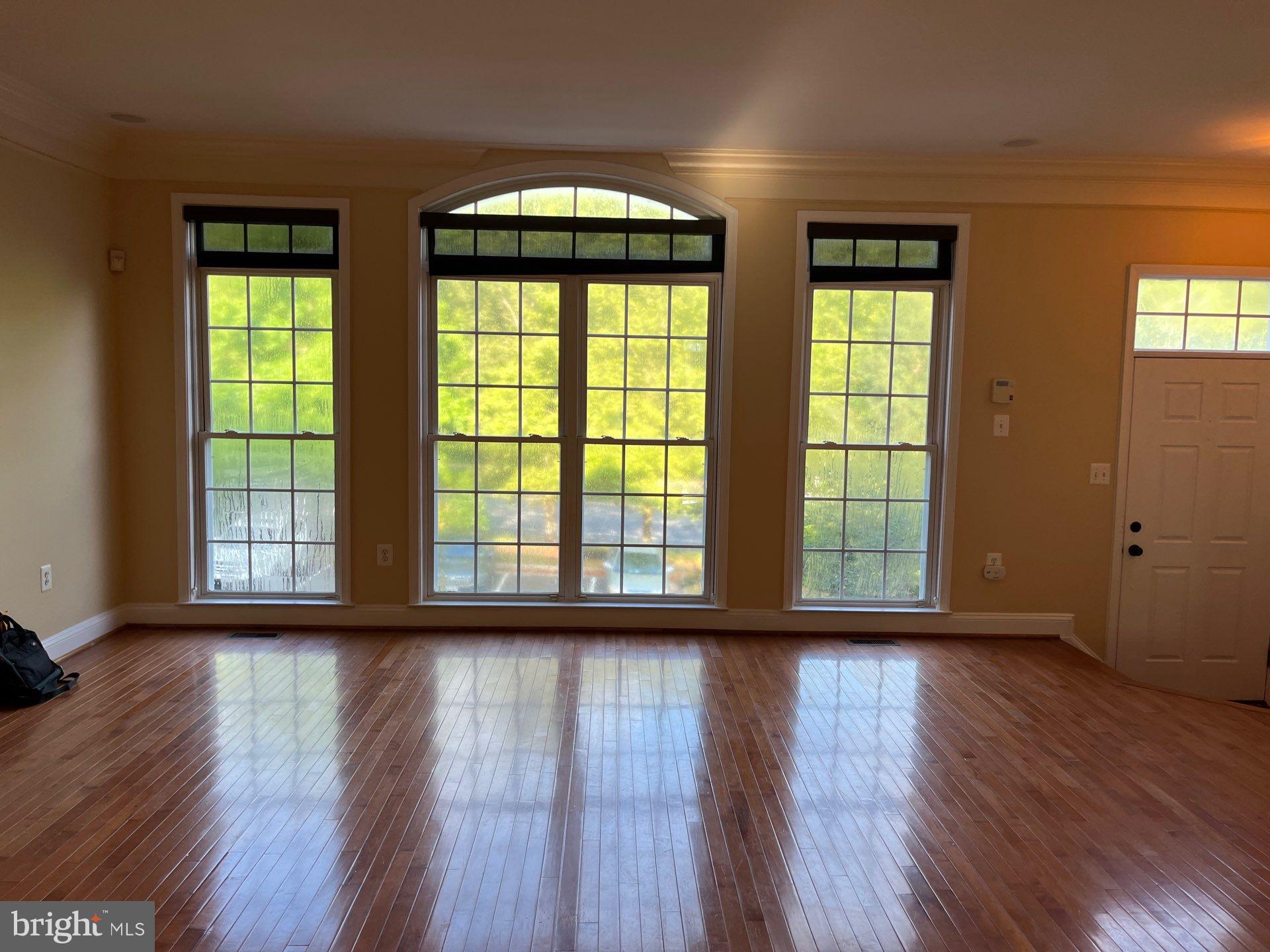 FAIRFAX CENTER LANDBAY - Residential Lease