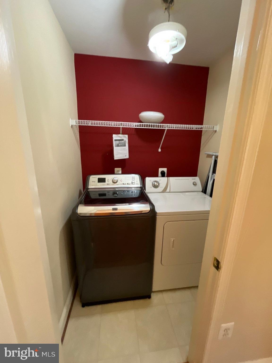 FAIRFAX CENTER LANDBAY - Residential Lease