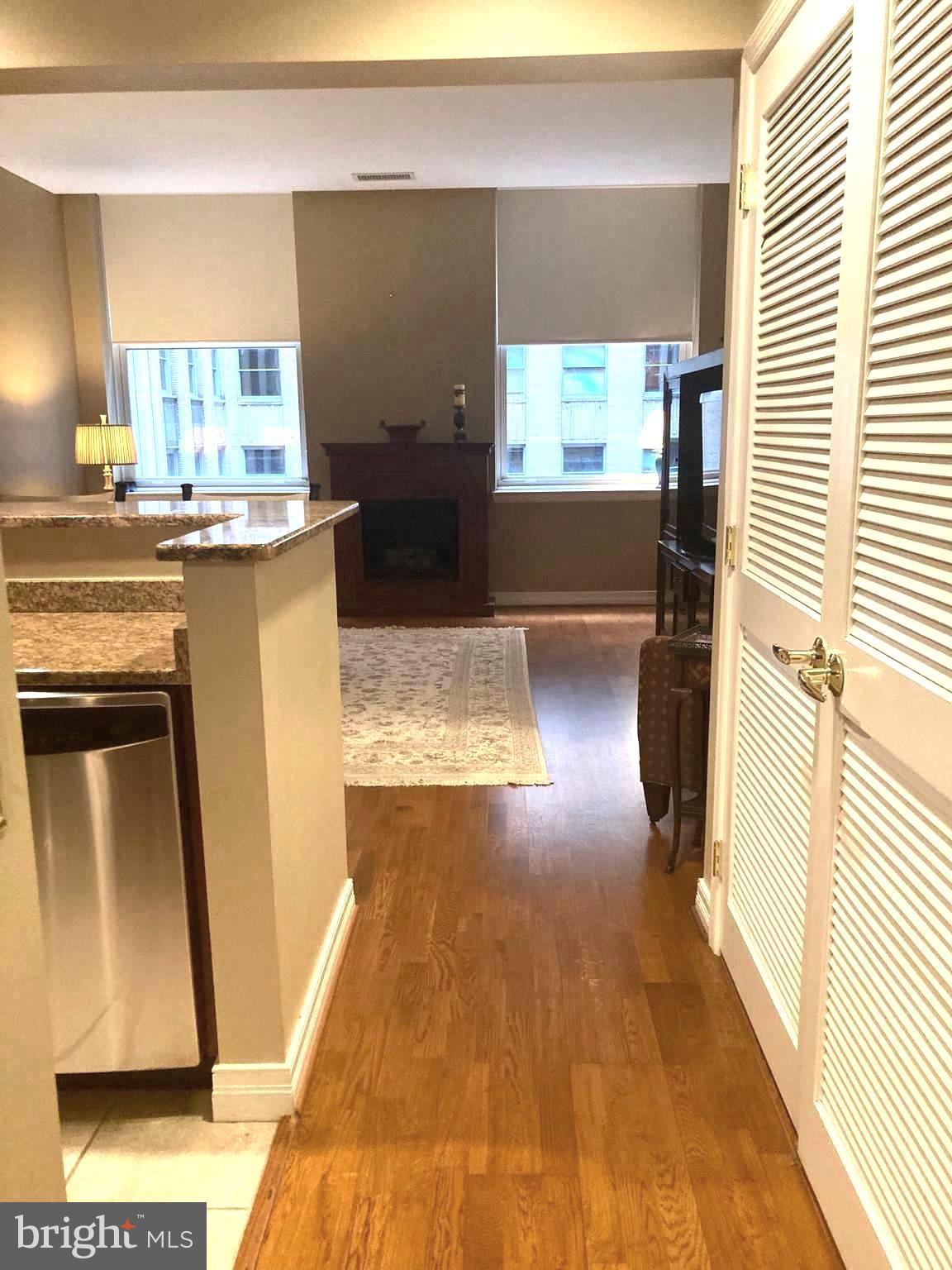 LOGAN SQUARE - Residential