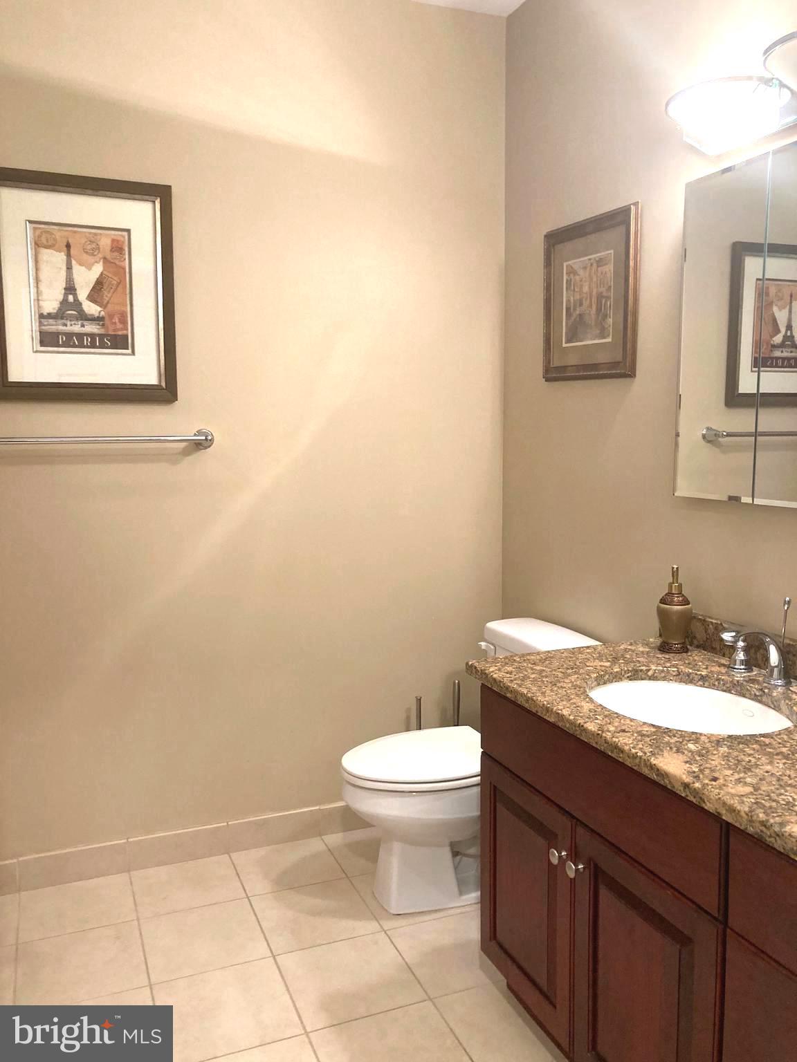 LOGAN SQUARE - Residential