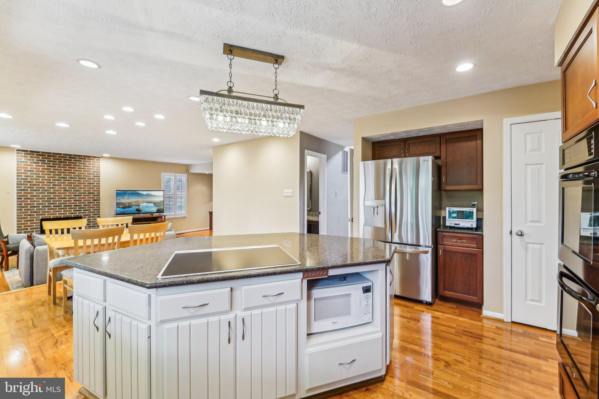 VILLAGE OF HICKORY RIDGE - Residential