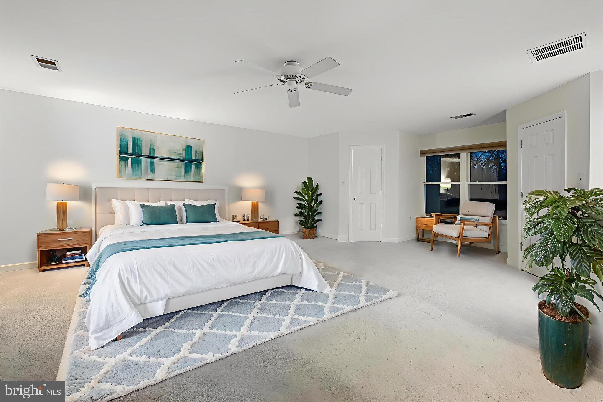 ASHBURN MEWS - Residential