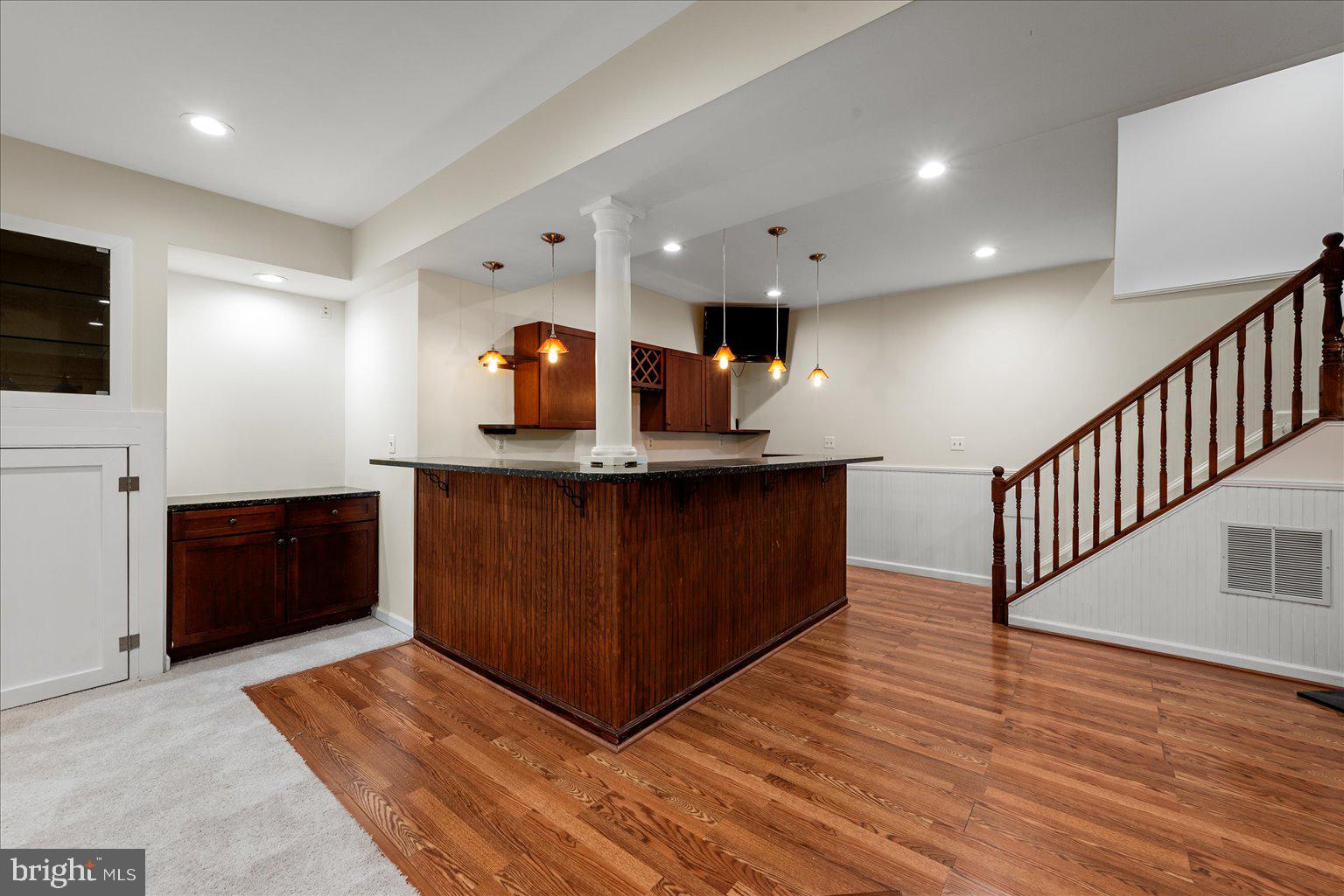 ASHBURN MEWS - Residential