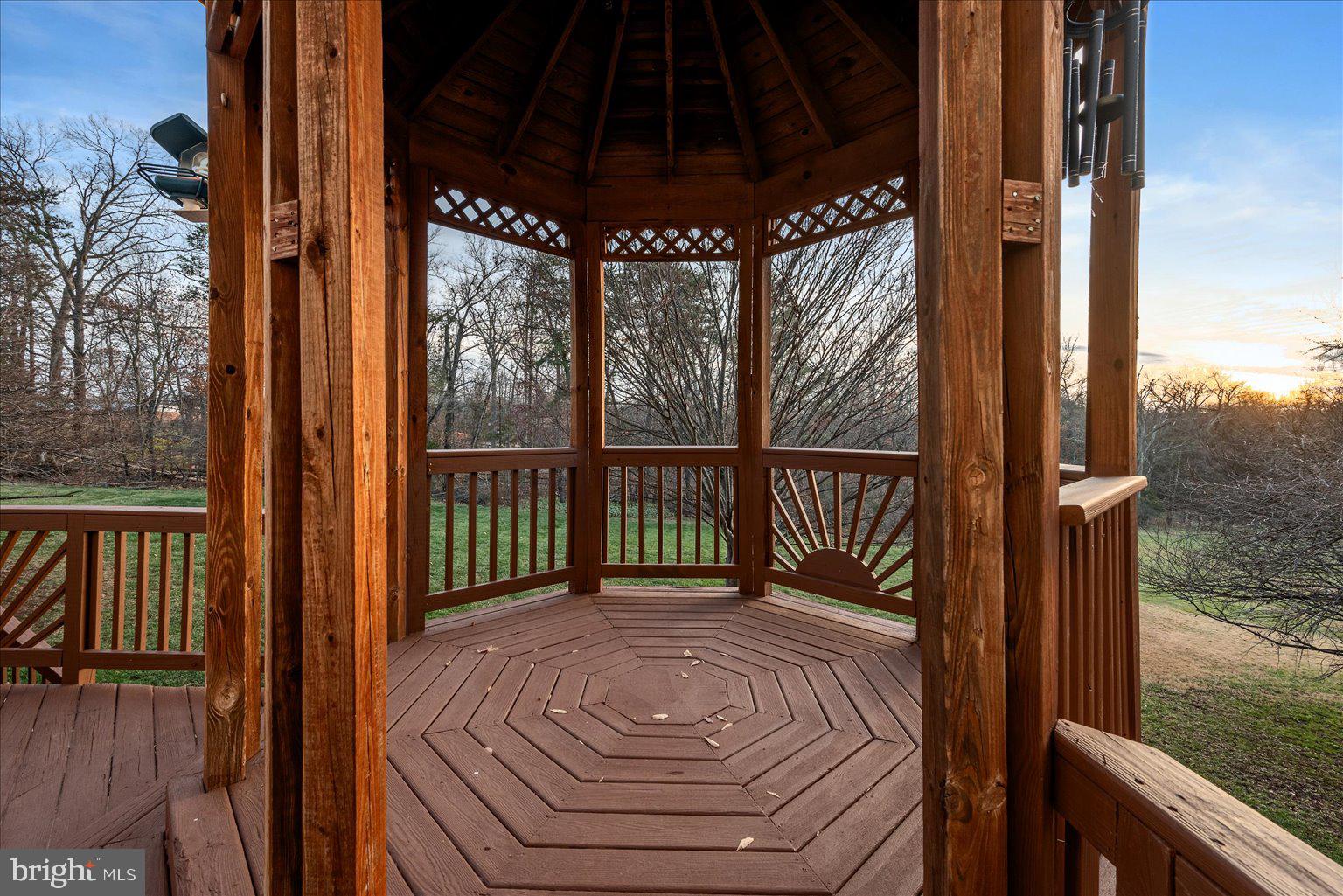 ASHBURN MEWS - Residential