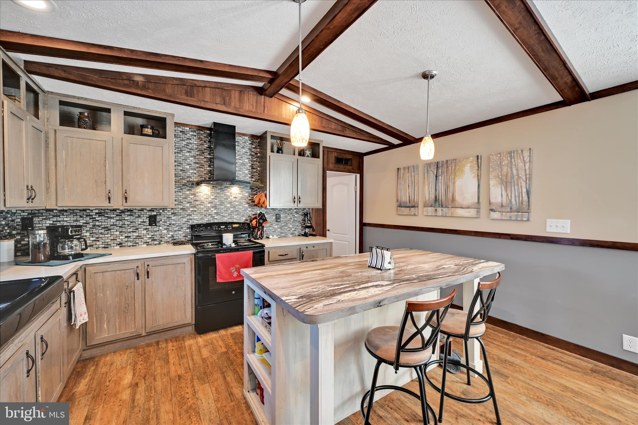 SOUTH HEIDELBERG - Residential