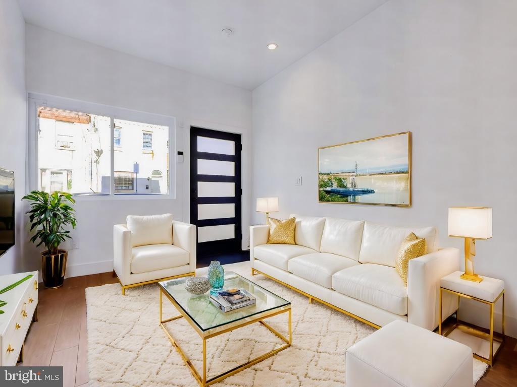 PASSYUNK SQUARE - Residential