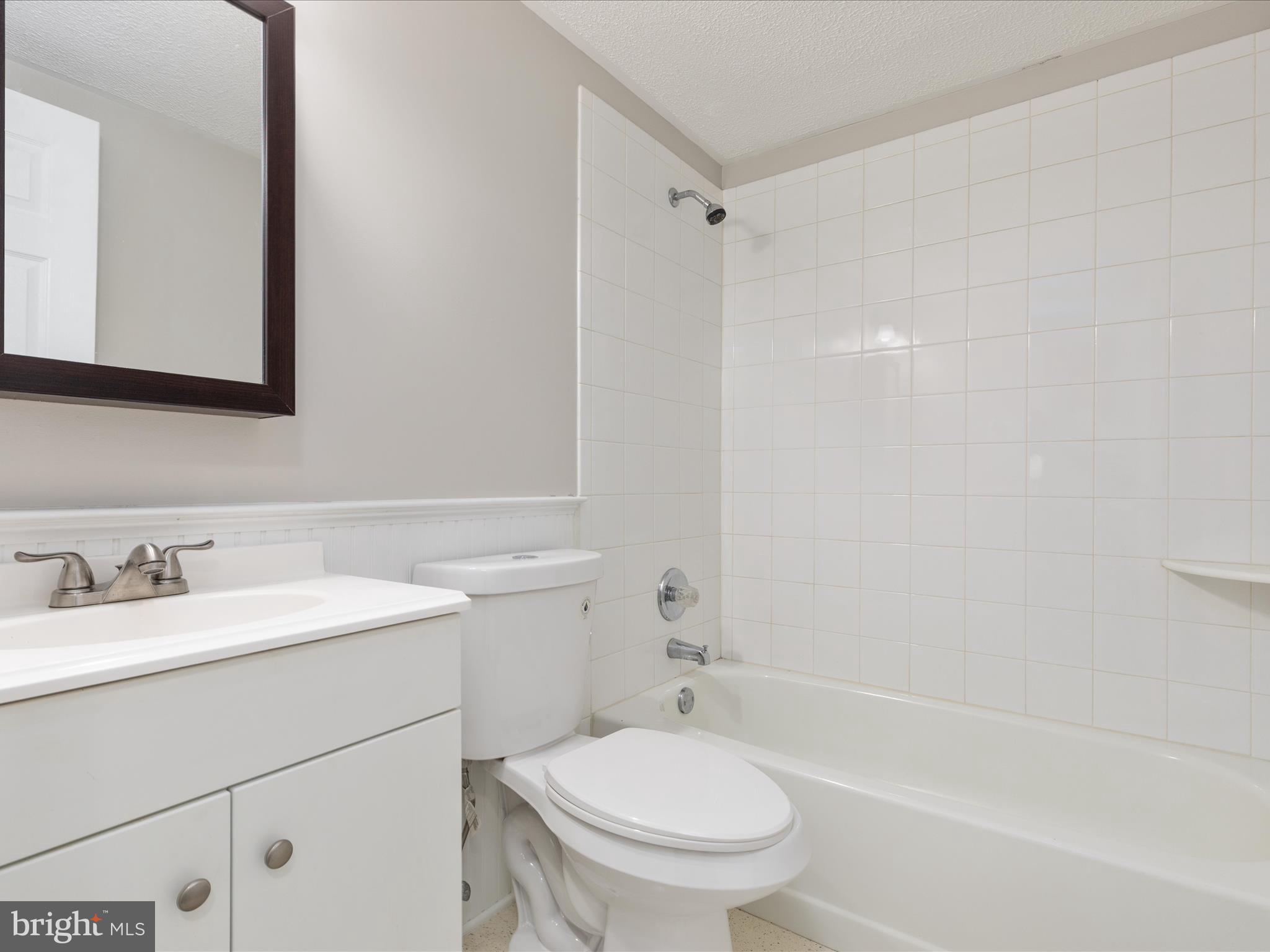 STONINGTON ARTERY - Residential