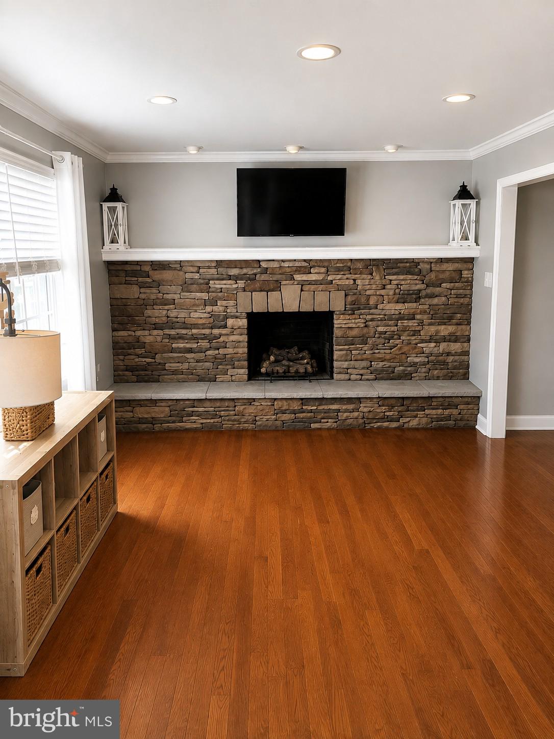 7 MAYFLOWER DRIVE