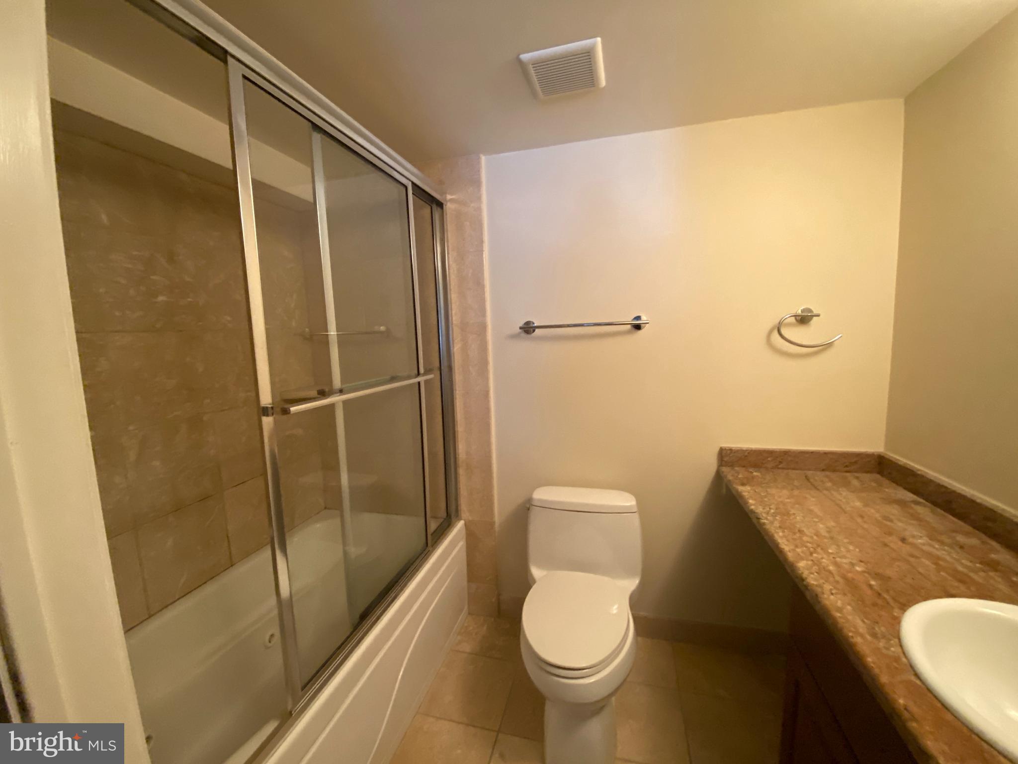 GRADUATE HOSPITAL - Residential Lease