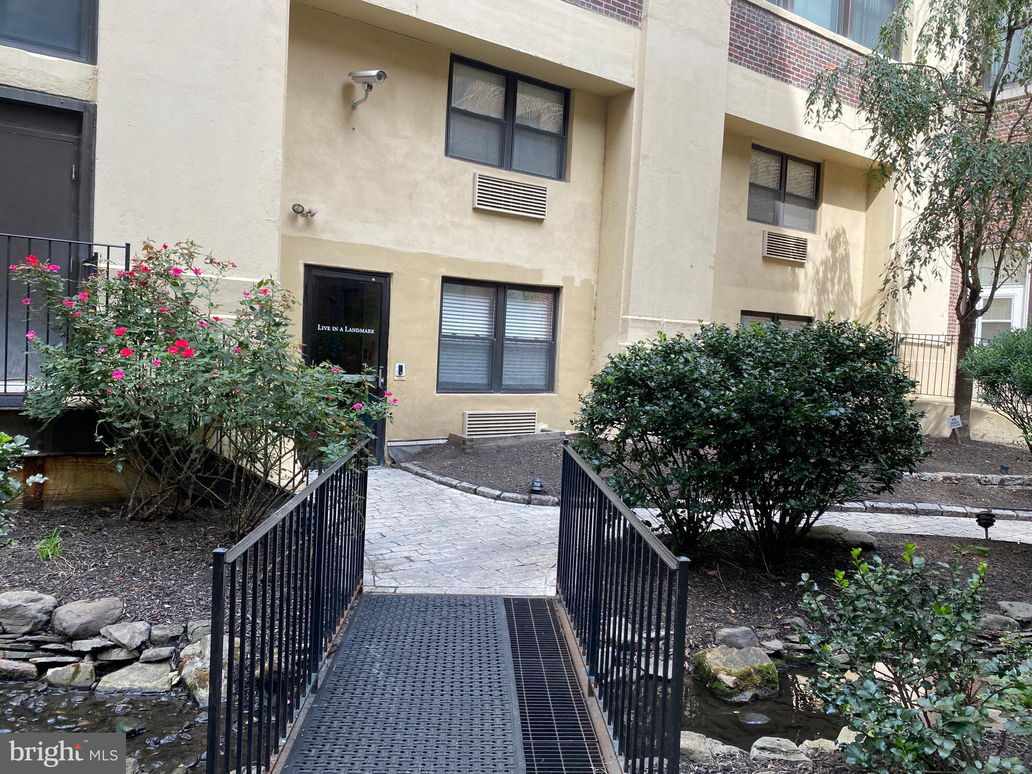 GRADUATE HOSPITAL - Residential Lease