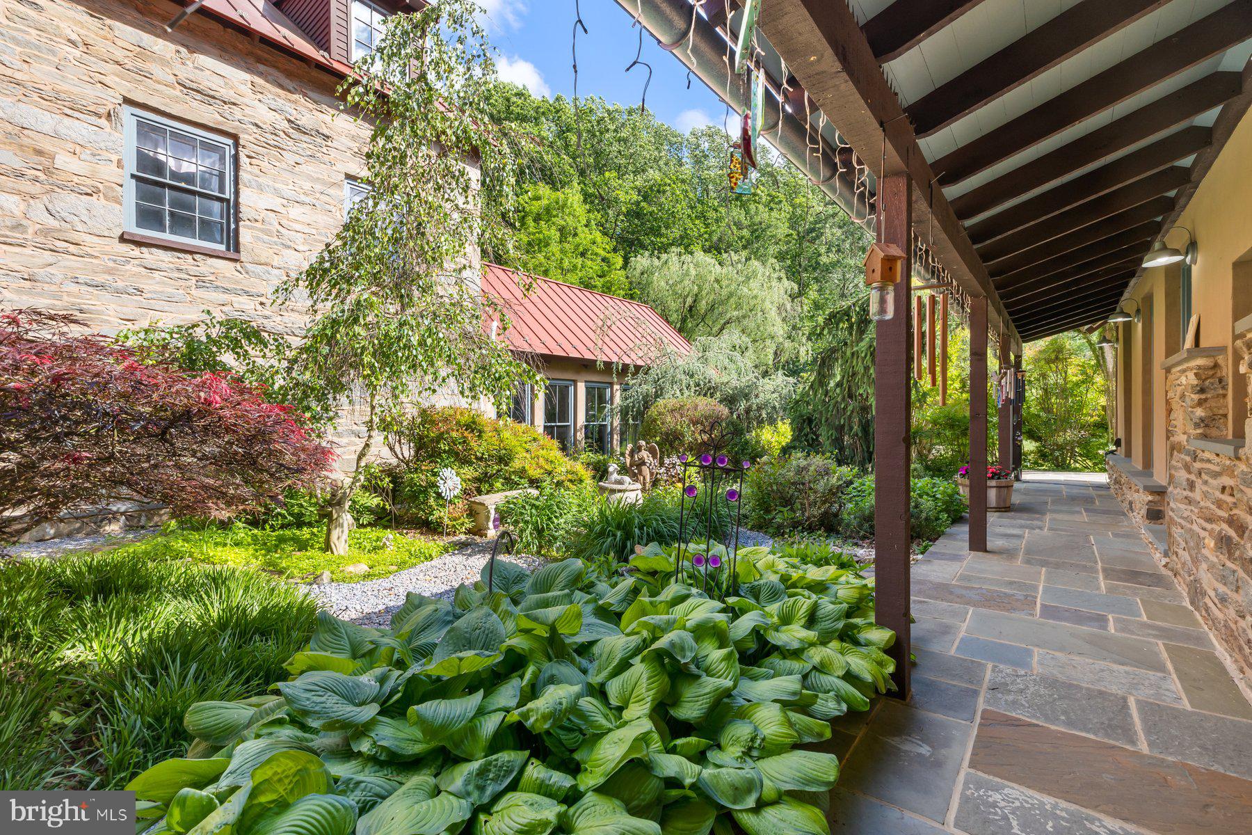 HAWLINGS RIVER ESTATES - Farm