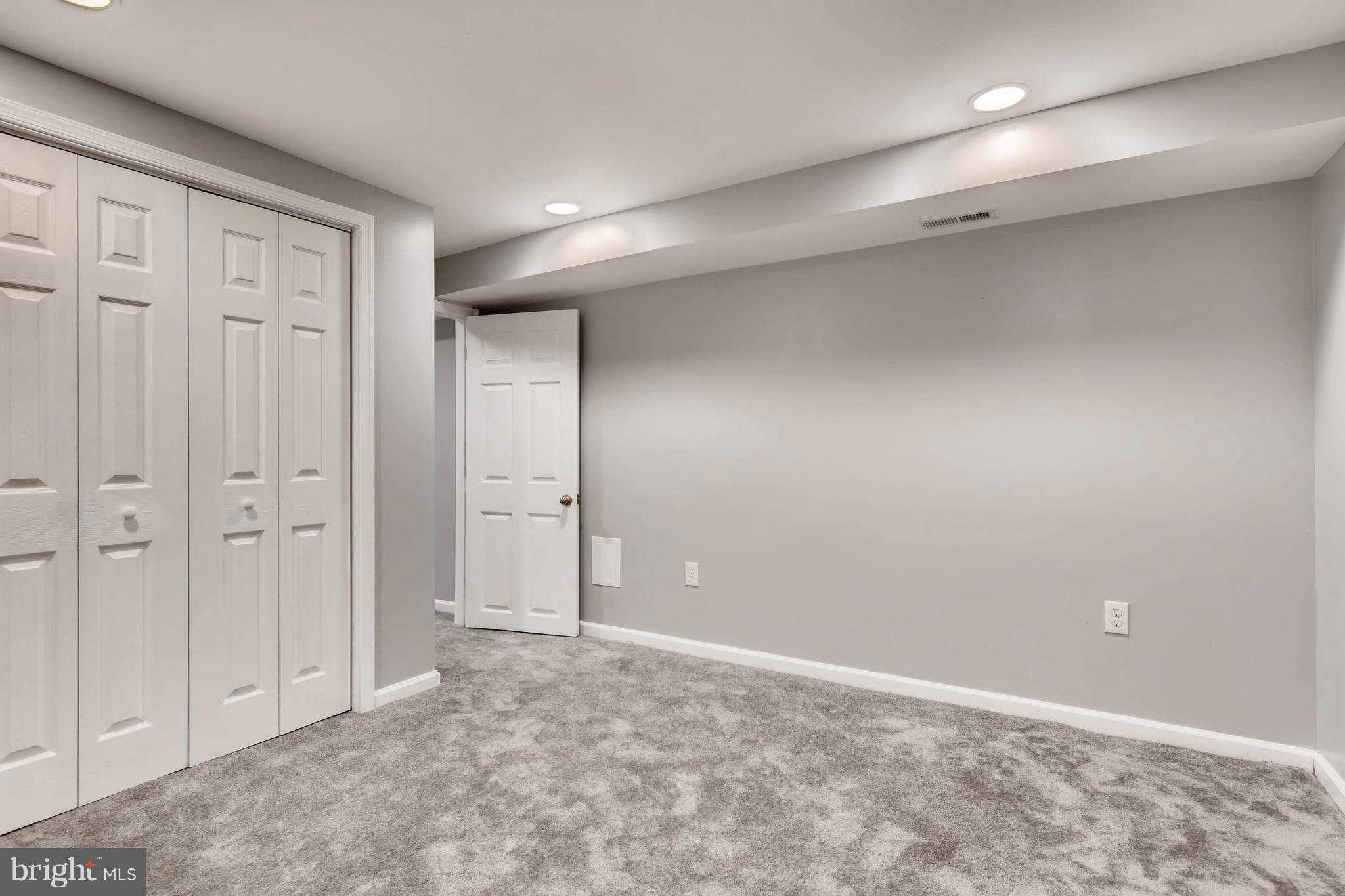 PARK CIRCLE - Residential