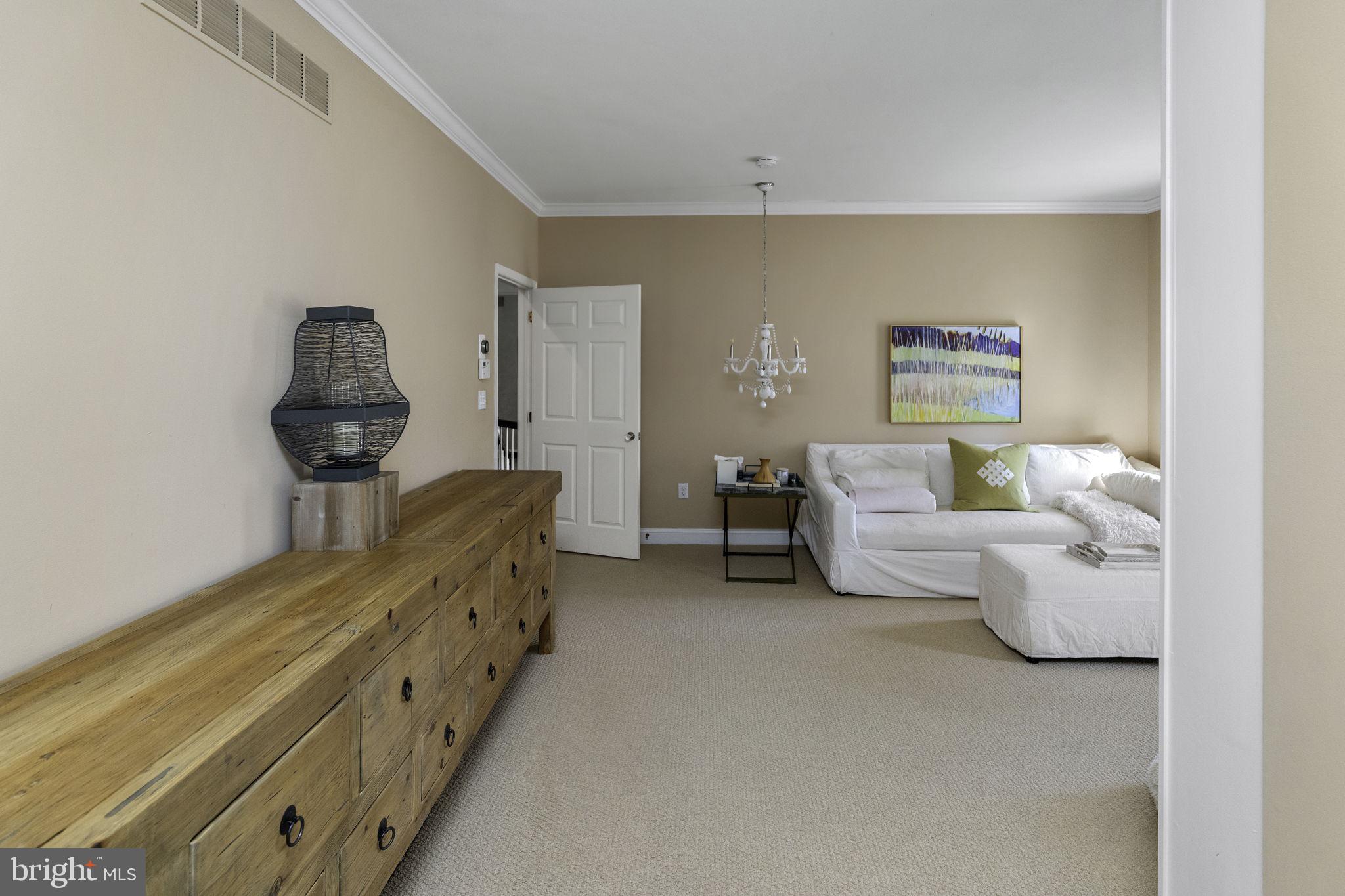 NORTHAMPTON HUNT - Residential