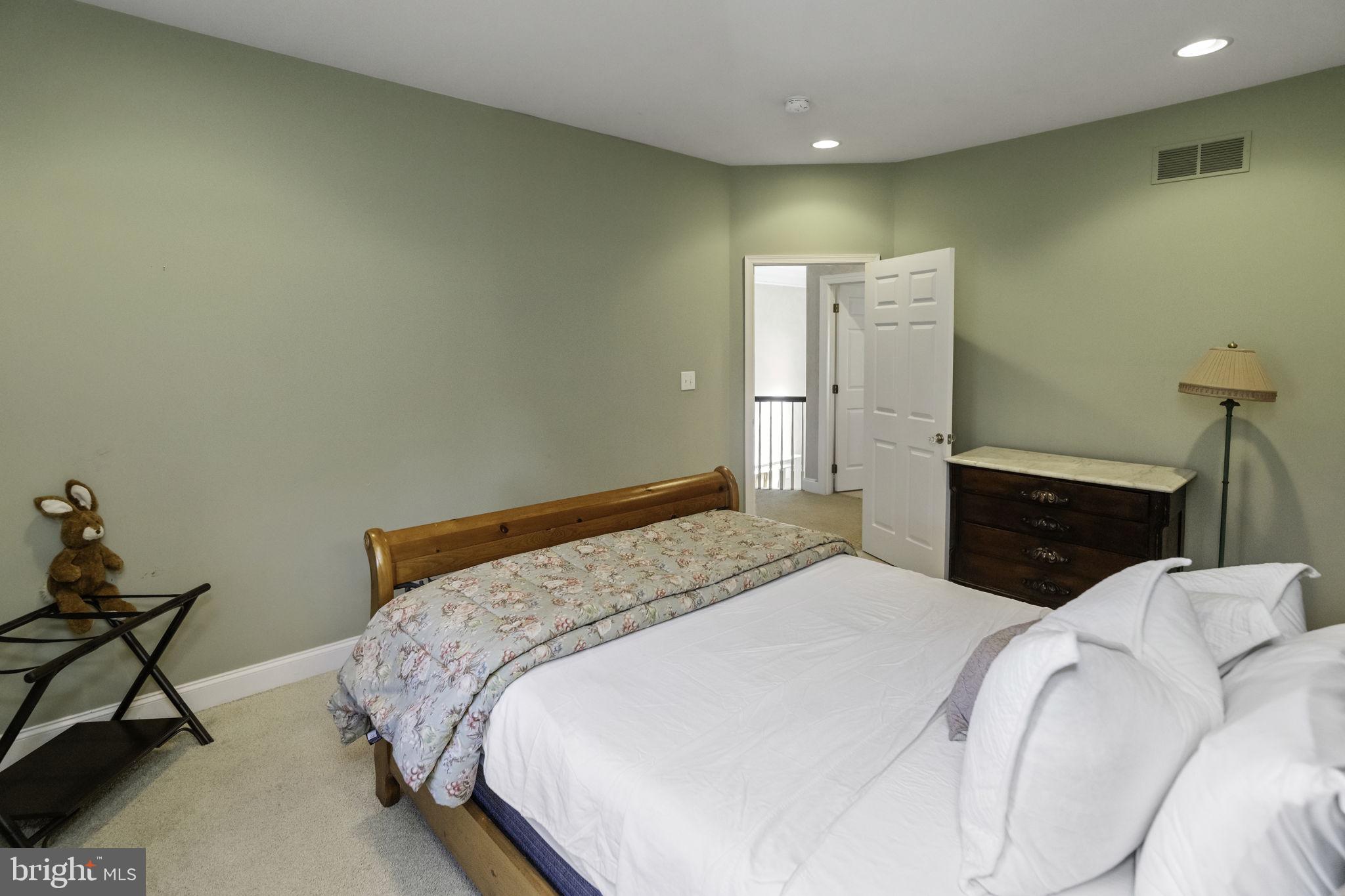 NORTHAMPTON HUNT - Residential