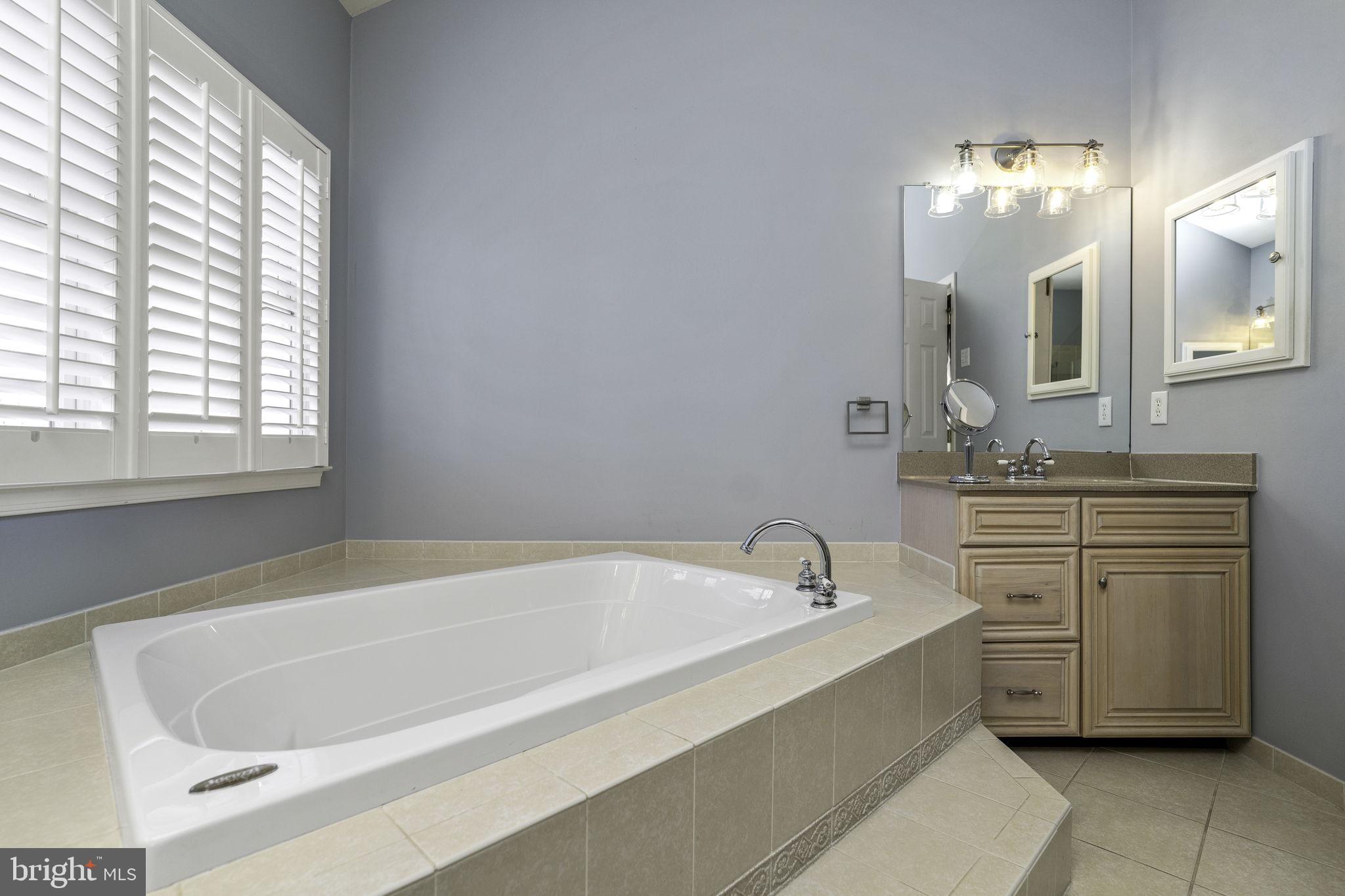 NORTHAMPTON HUNT - Residential