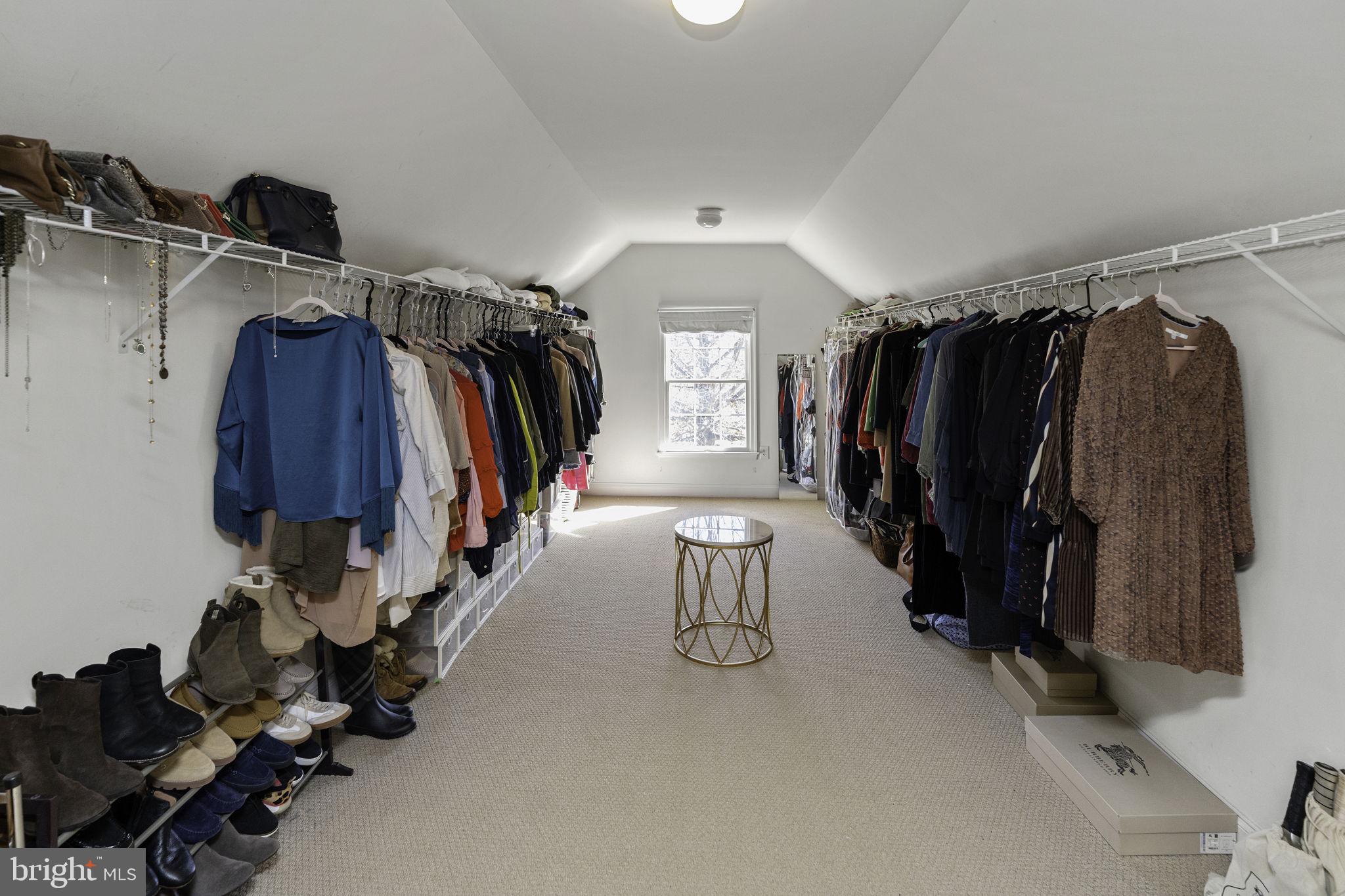 NORTHAMPTON HUNT - Residential