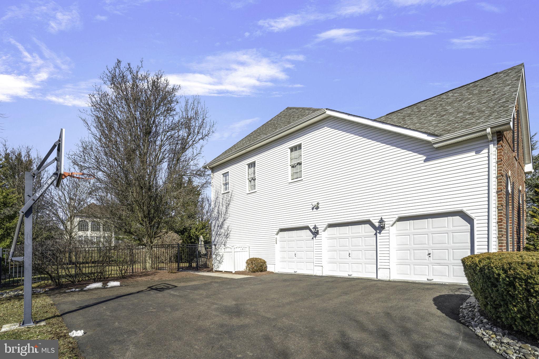 NORTHAMPTON HUNT - Residential