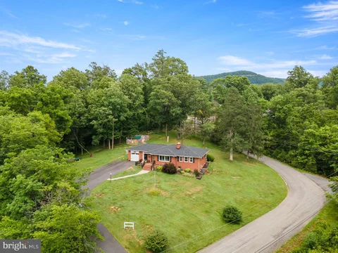 149 Dungadin Road, Front Royal, VA 22630 - #: VAWR2014692