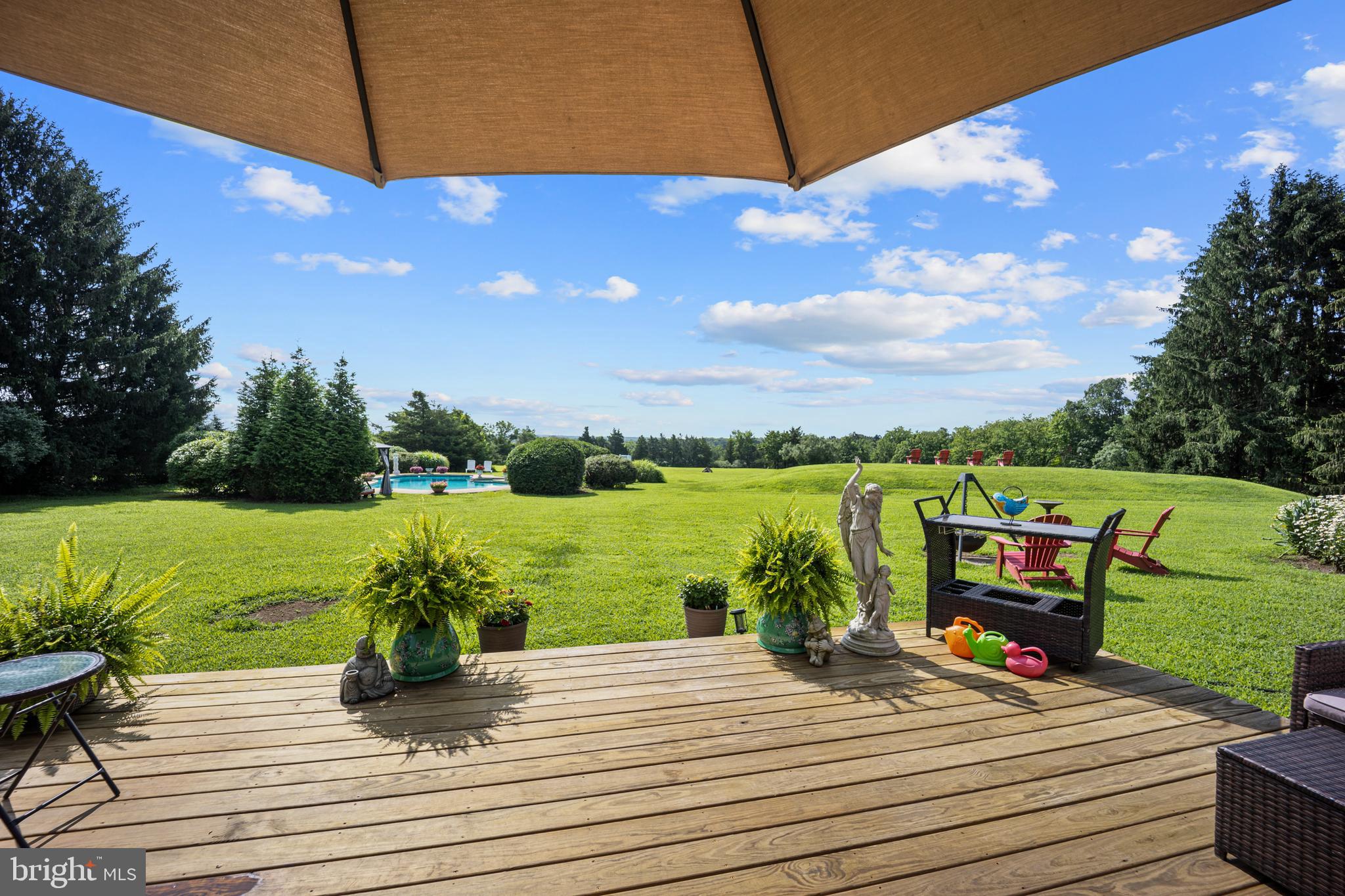 DARK HOLLOW - Residential