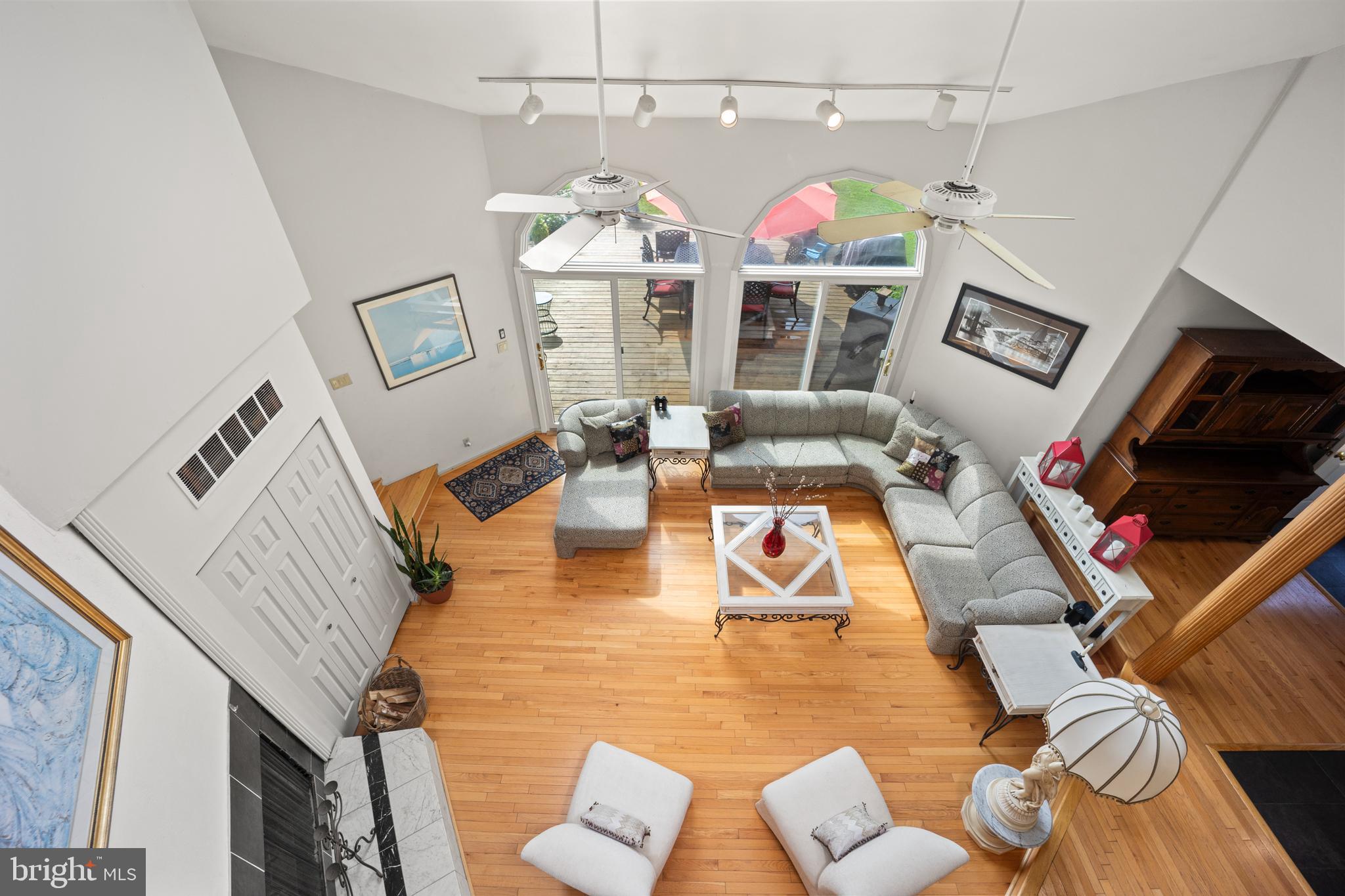 DARK HOLLOW - Residential