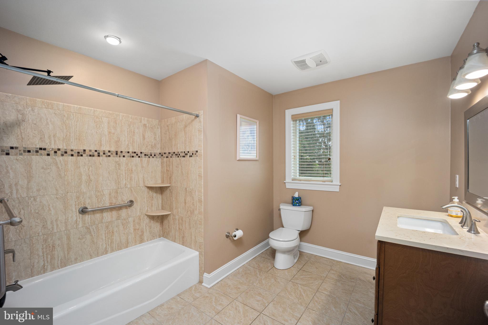 DARK HOLLOW - Residential