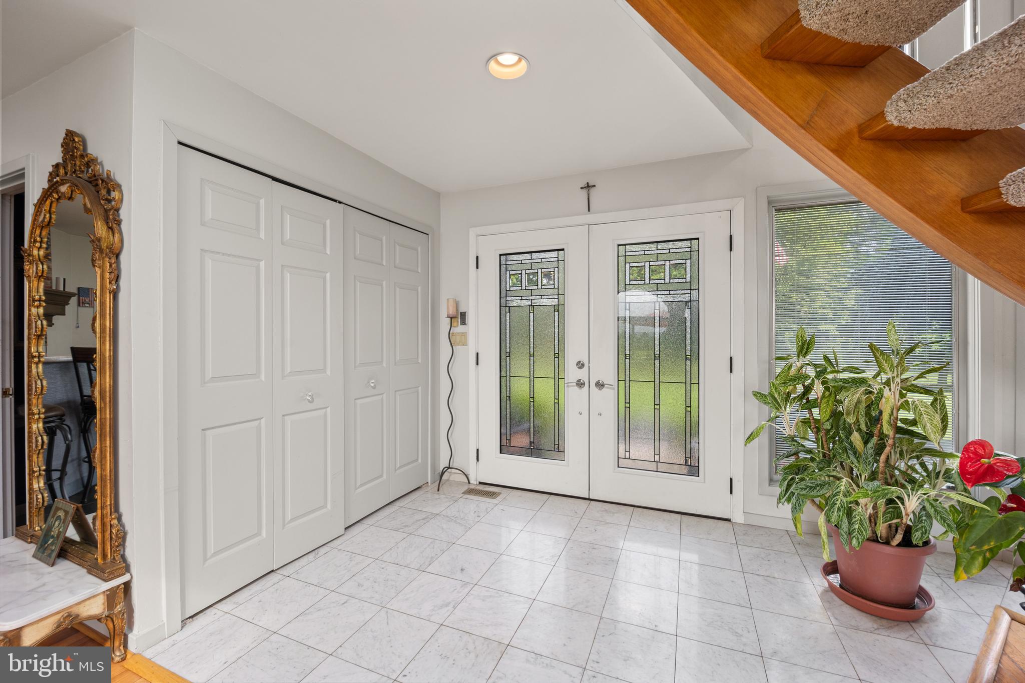 DARK HOLLOW - Residential