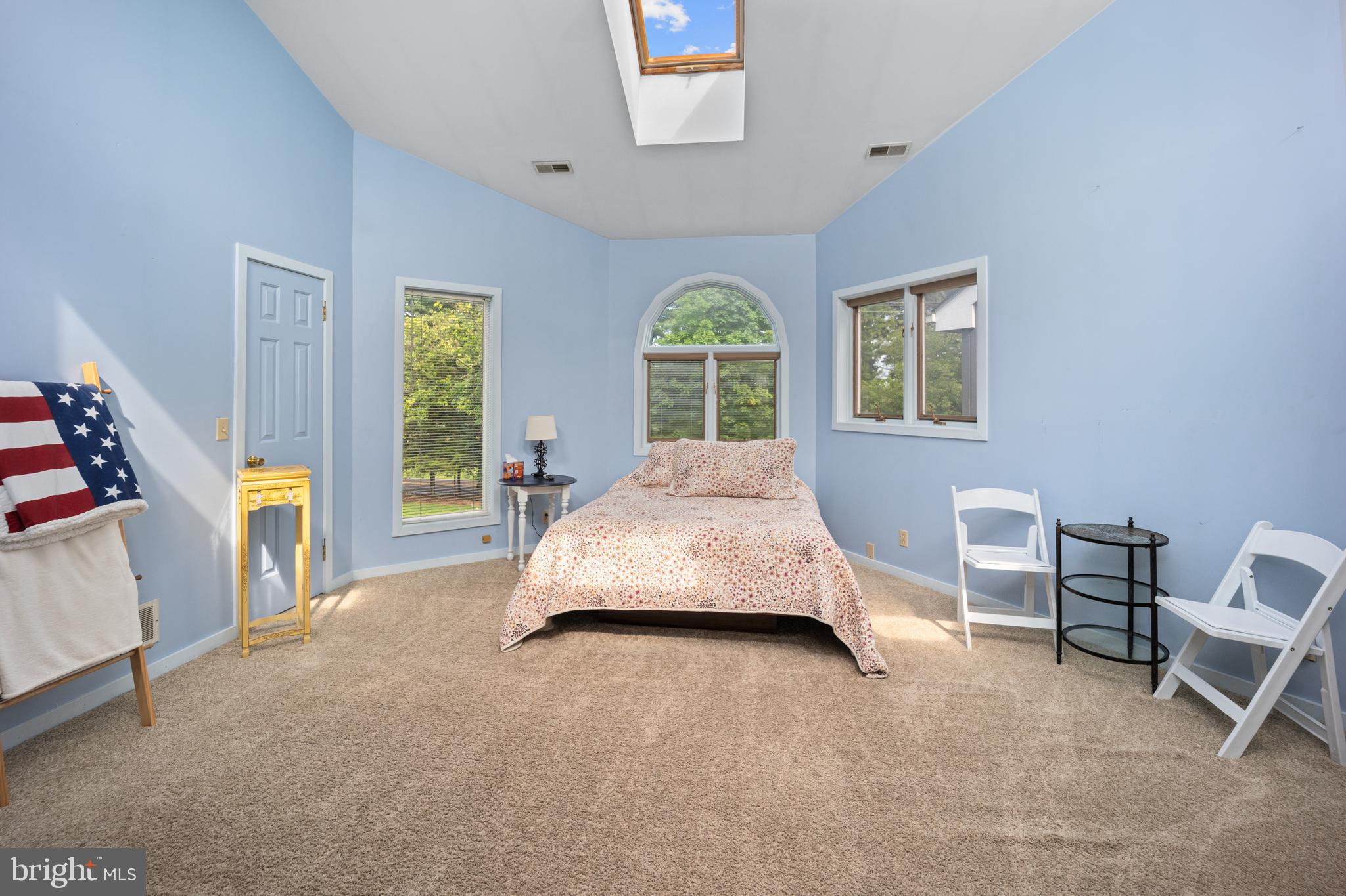 DARK HOLLOW - Residential