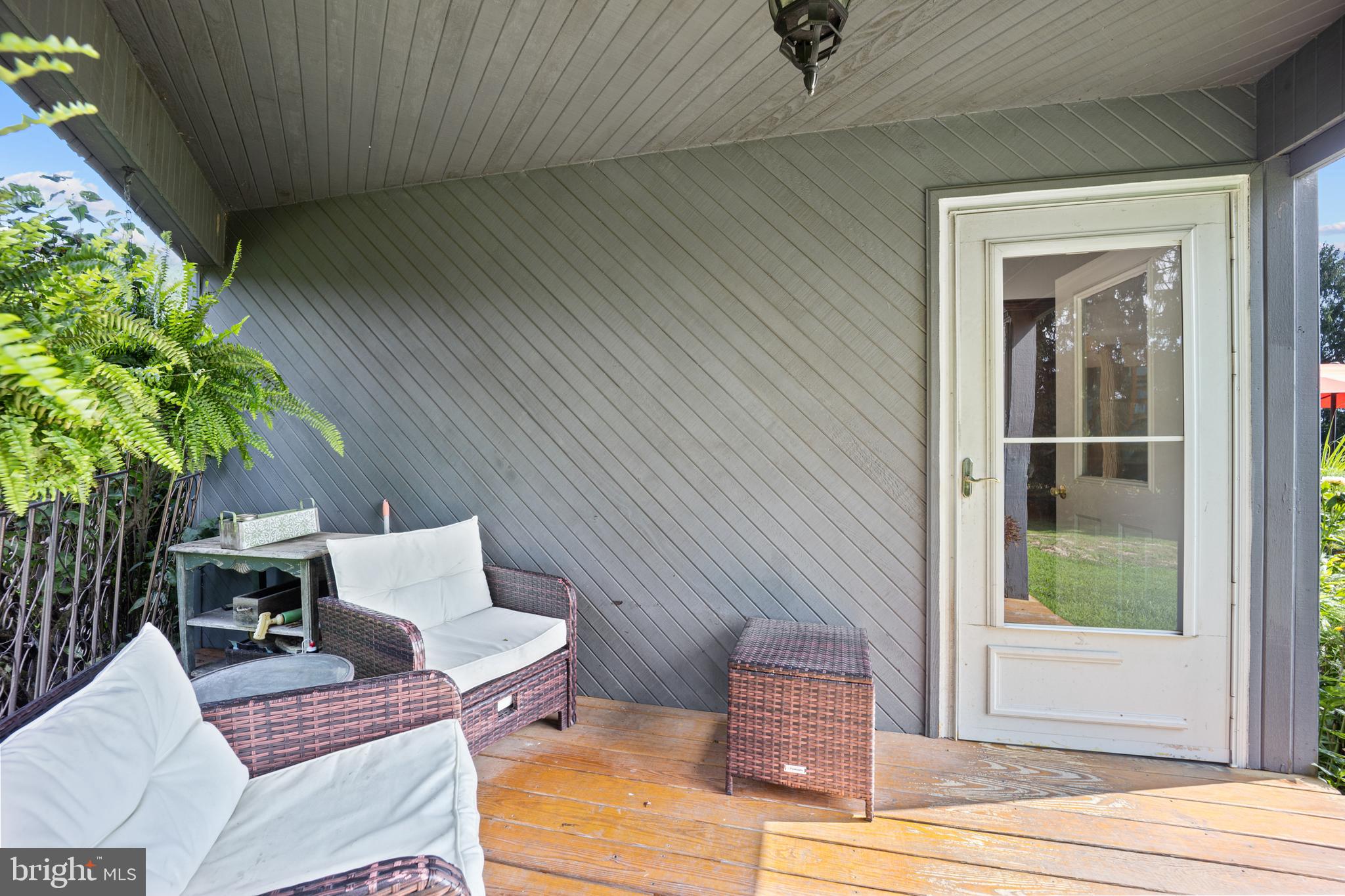 DARK HOLLOW - Residential