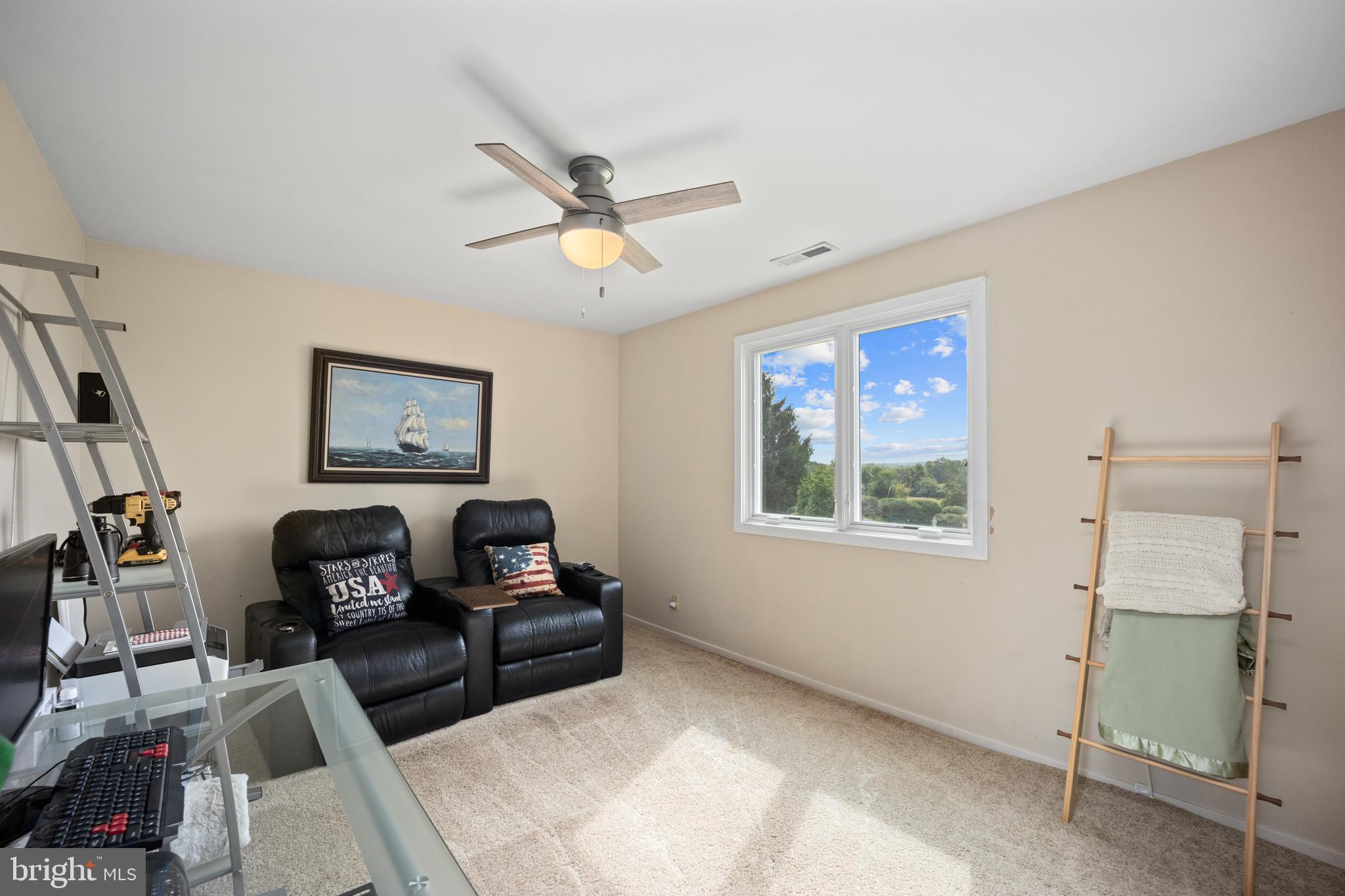 DARK HOLLOW - Residential