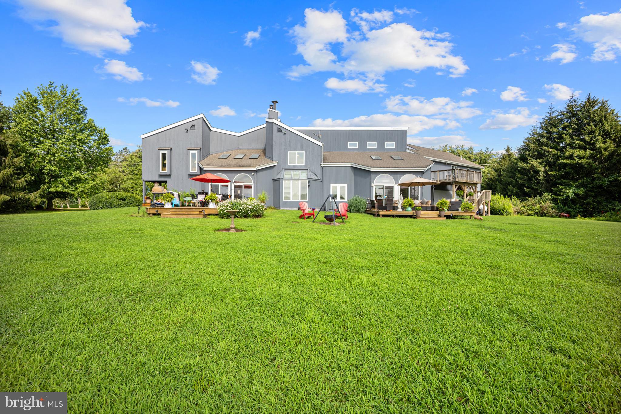 DARK HOLLOW - Residential