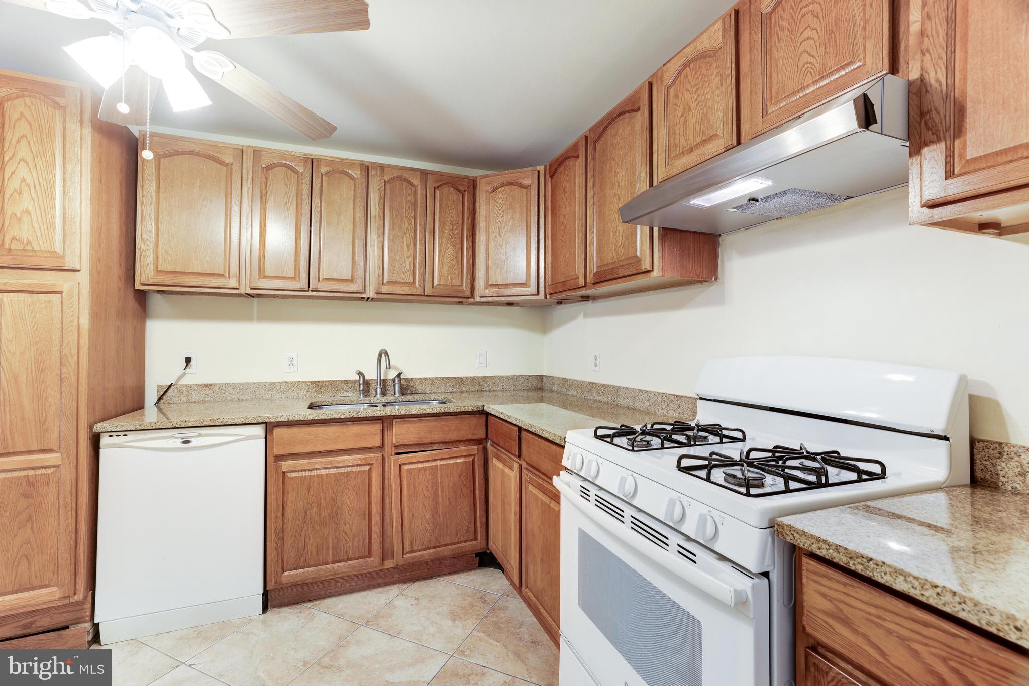 HERITAGE COURT - Residential Lease