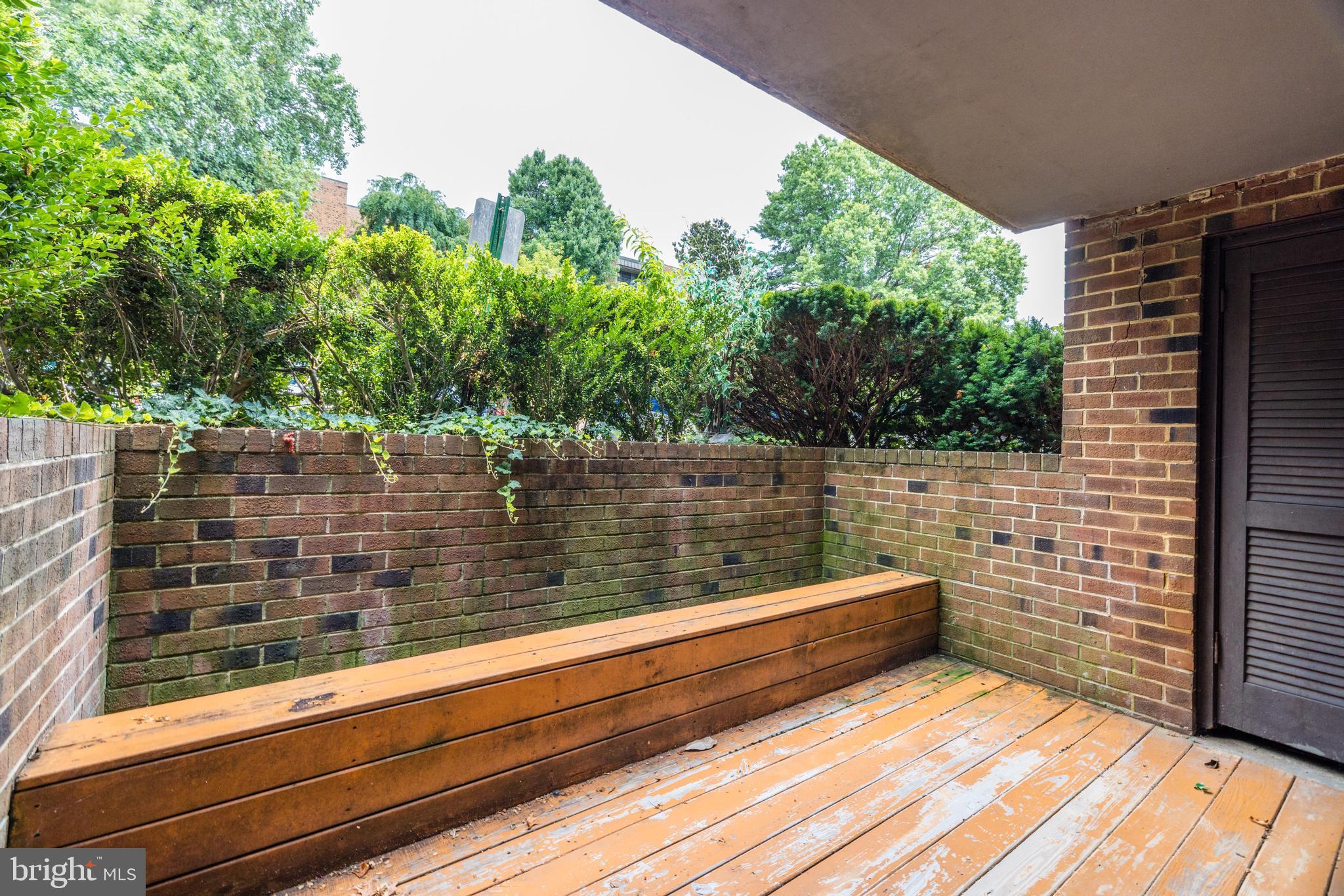 HERITAGE COURT - Residential Lease