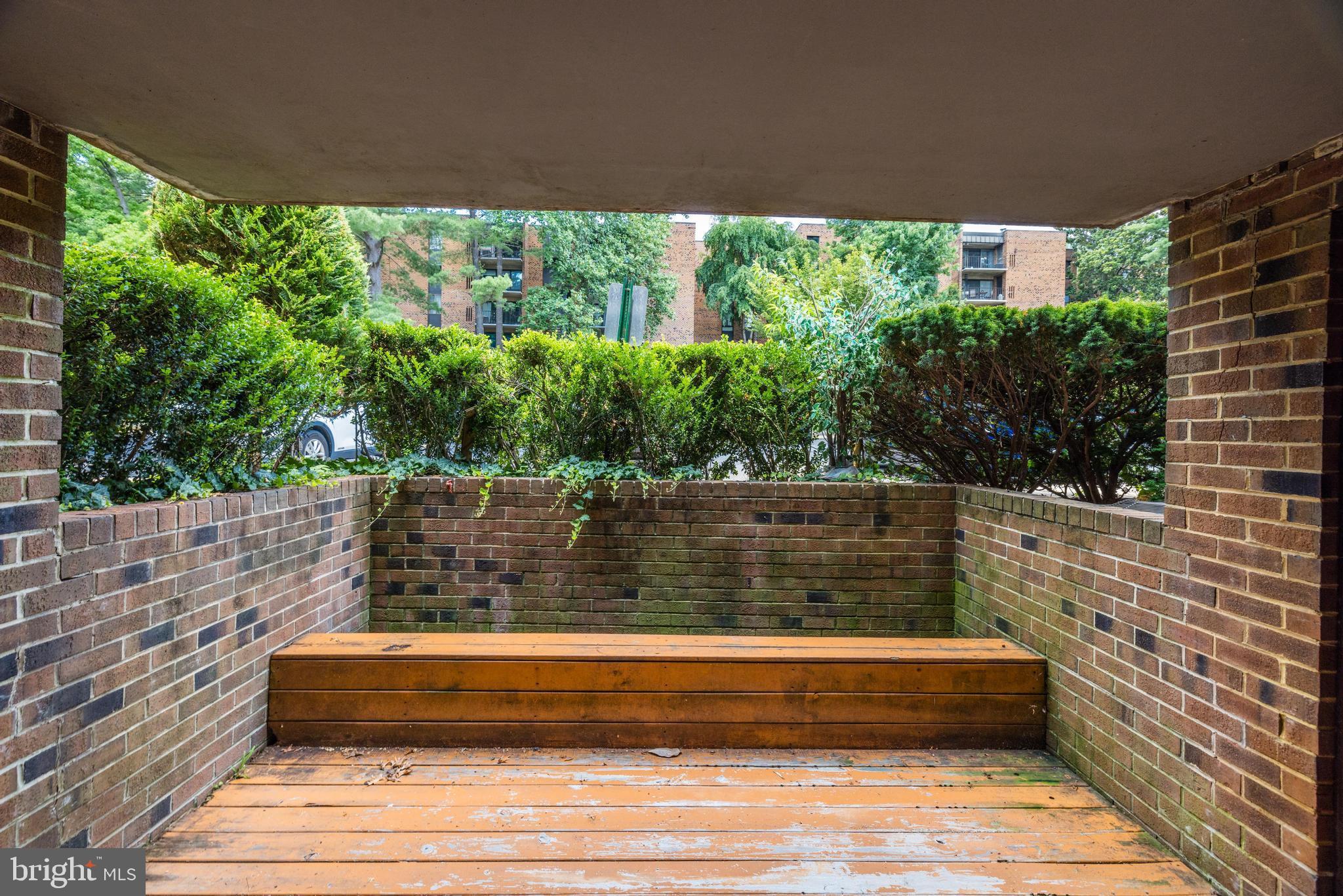 HERITAGE COURT - Residential Lease