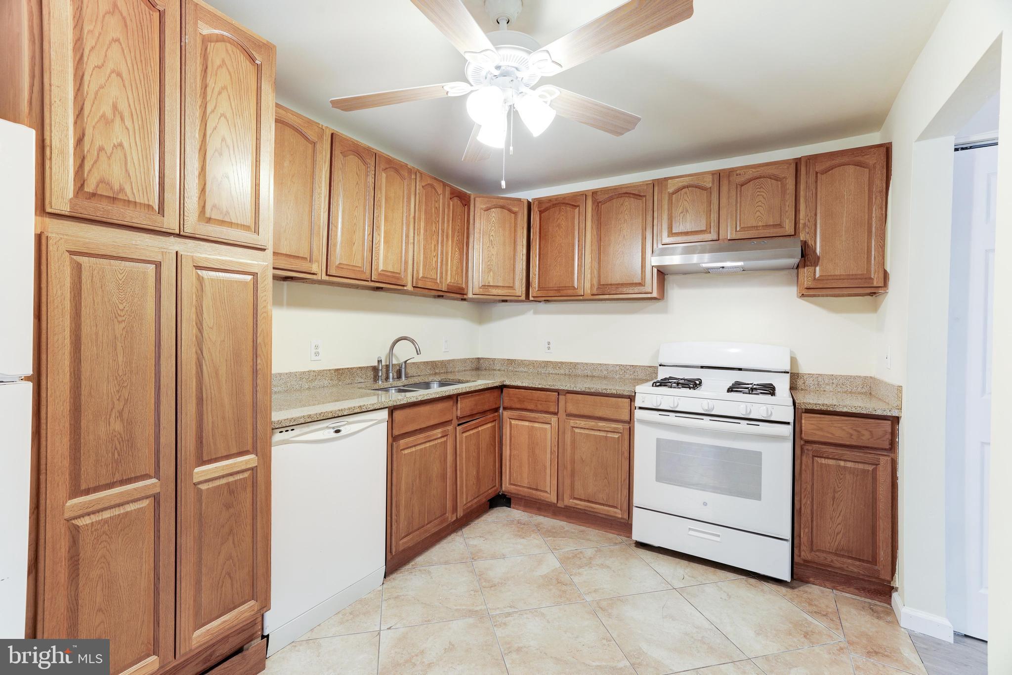 HERITAGE COURT - Residential Lease