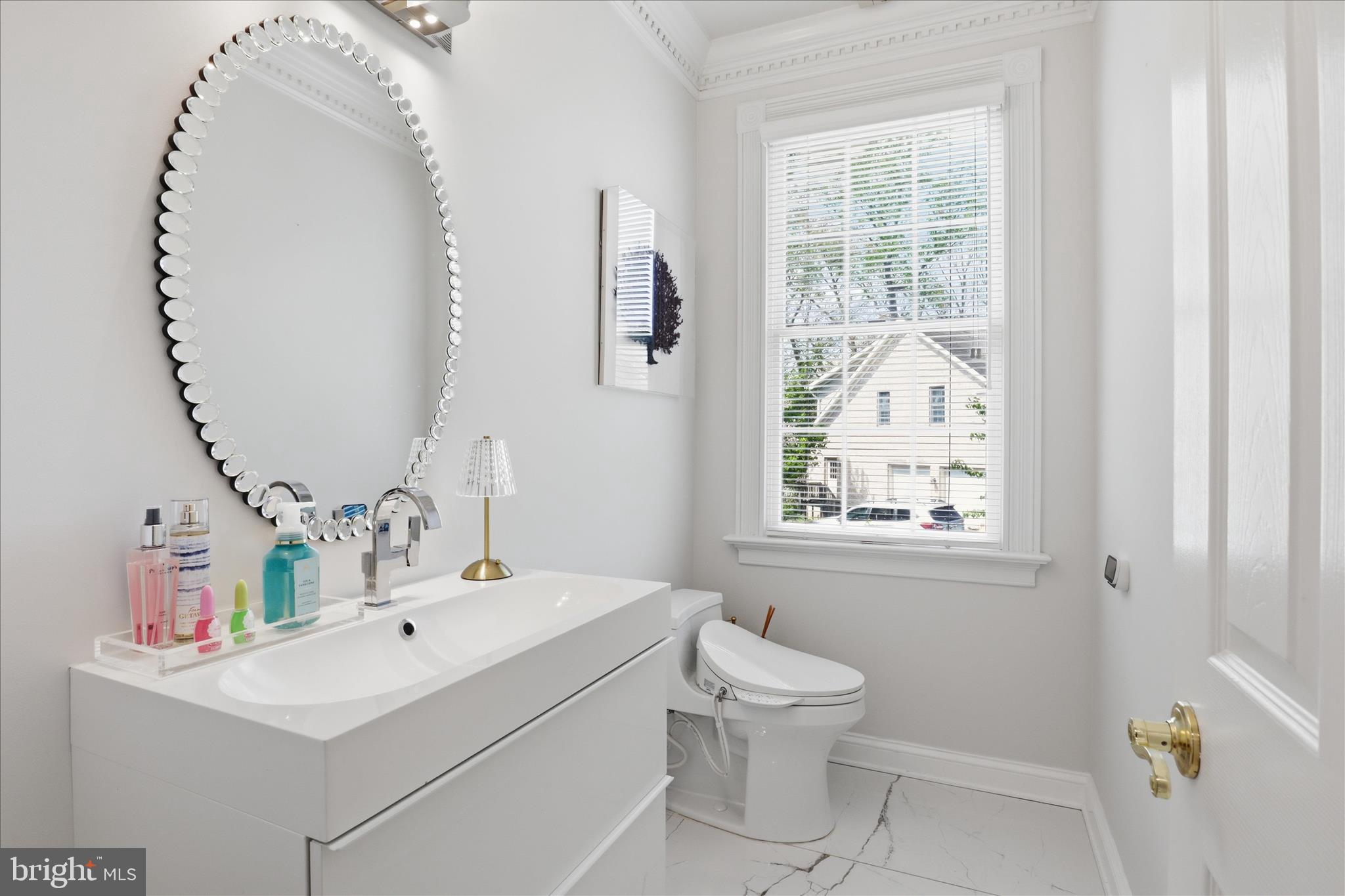 ANNANDALE OAKS - Residential