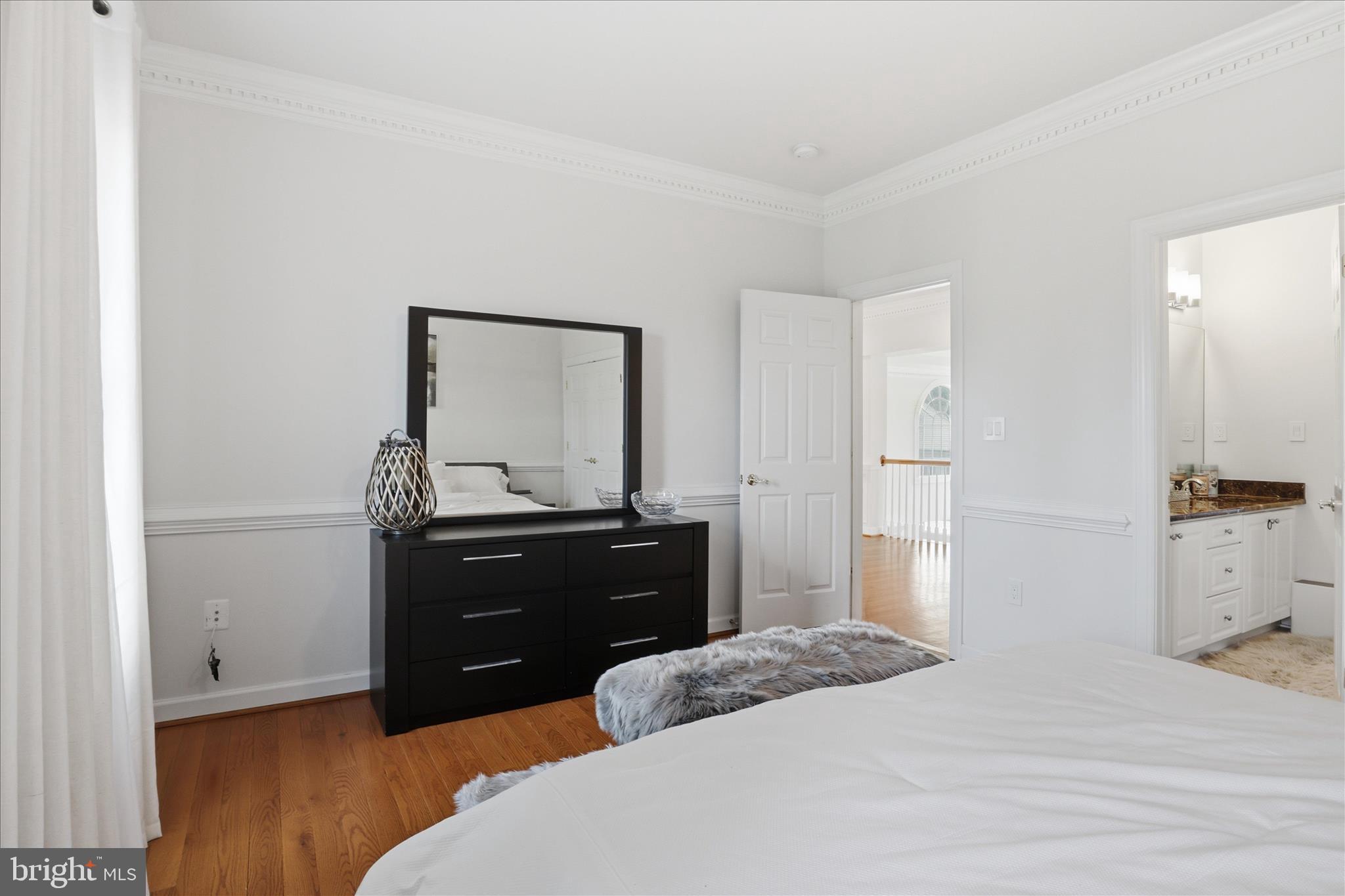 ANNANDALE OAKS - Residential