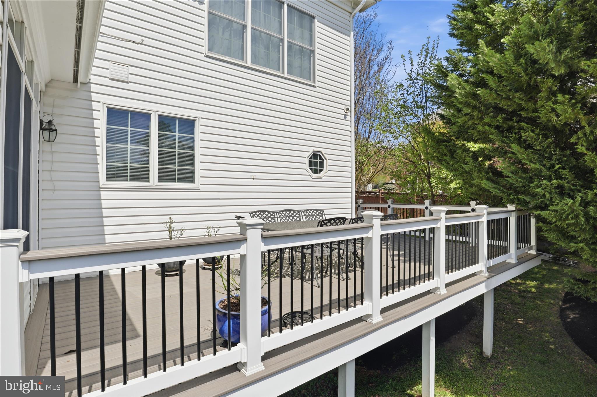 ANNANDALE OAKS - Residential