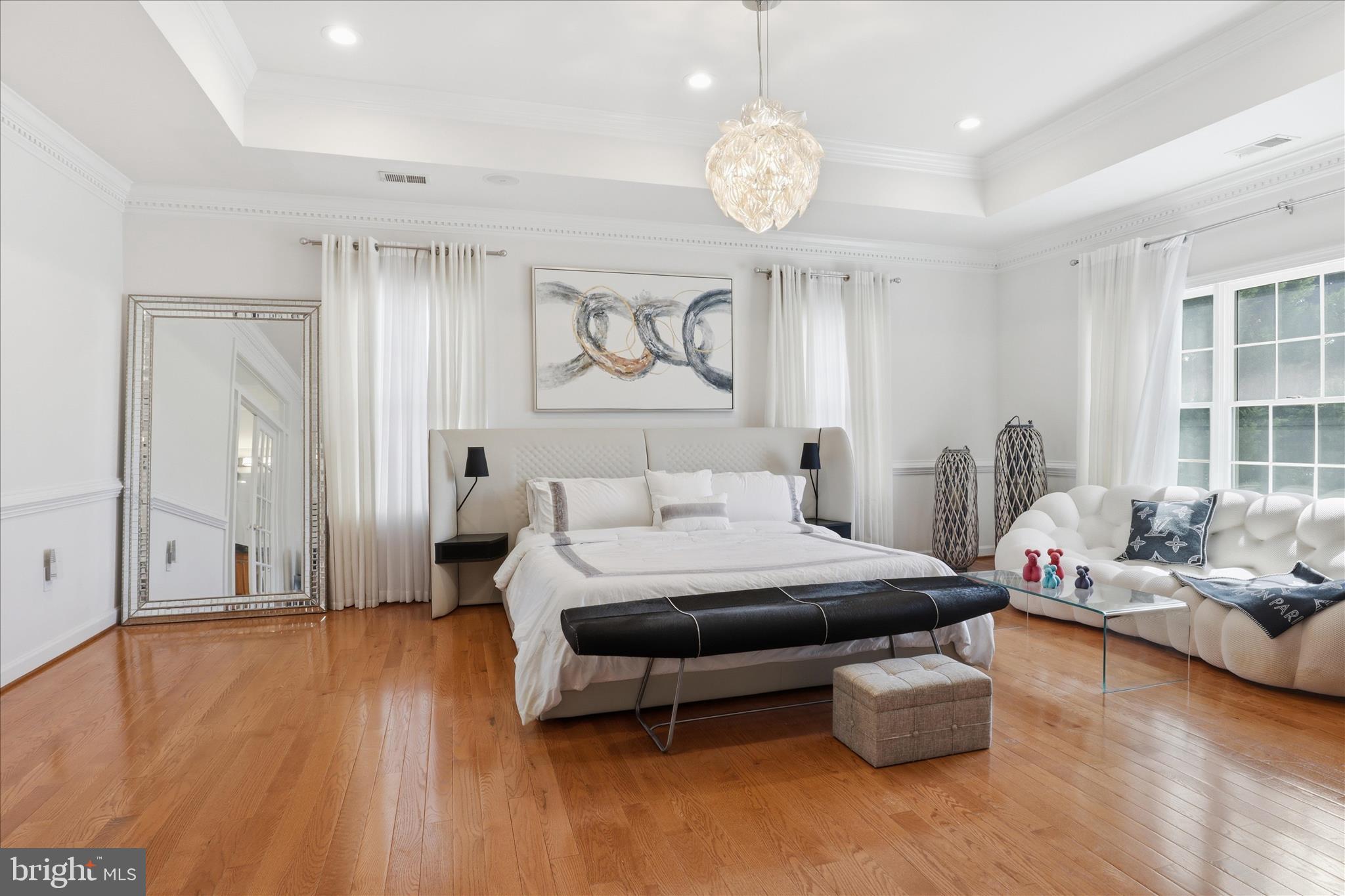 ANNANDALE OAKS - Residential