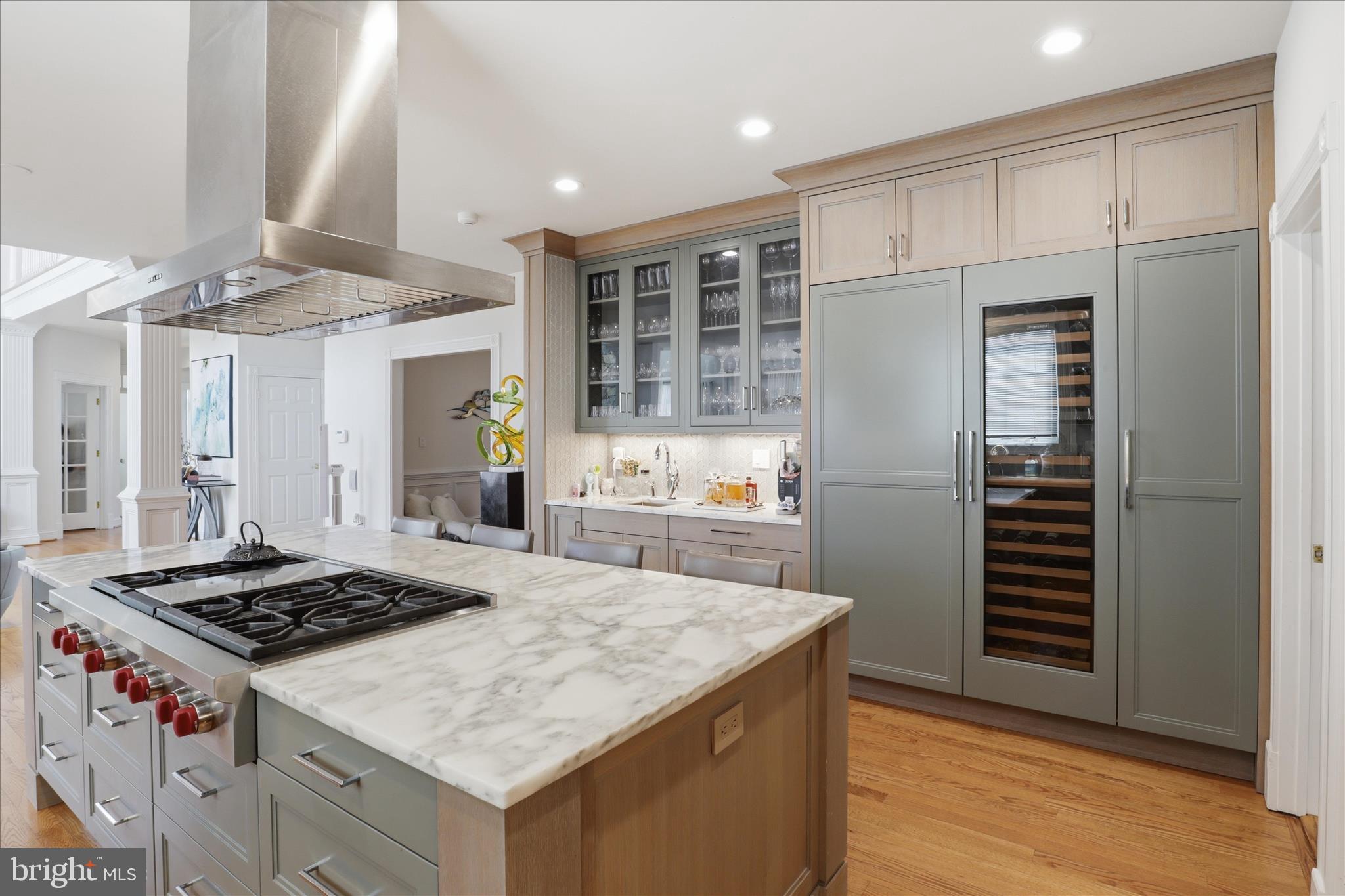 ANNANDALE OAKS - Residential