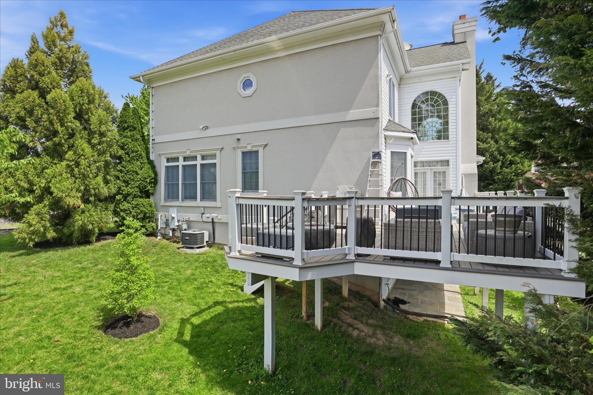 ANNANDALE OAKS - Residential