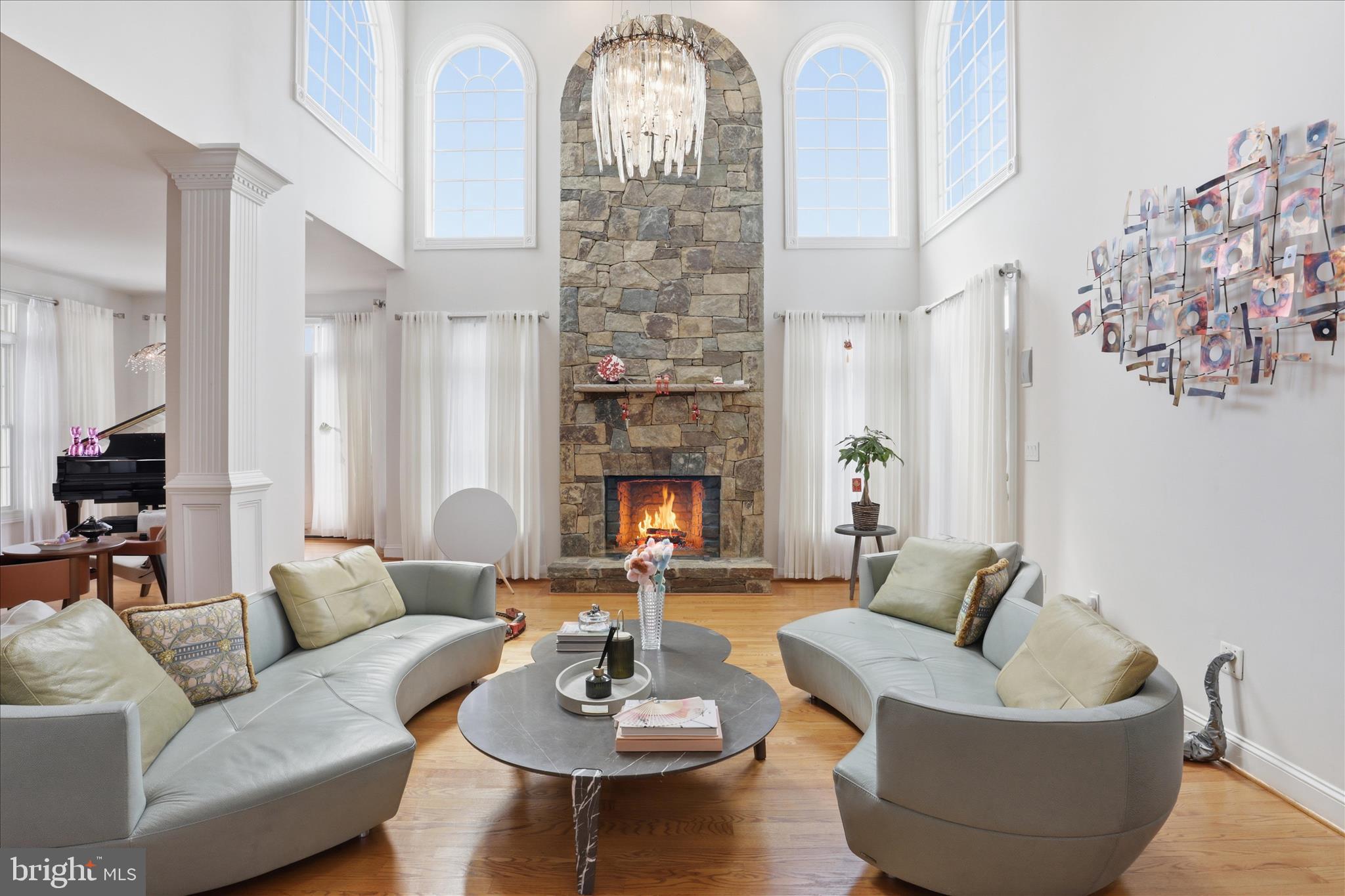 ANNANDALE OAKS - Residential