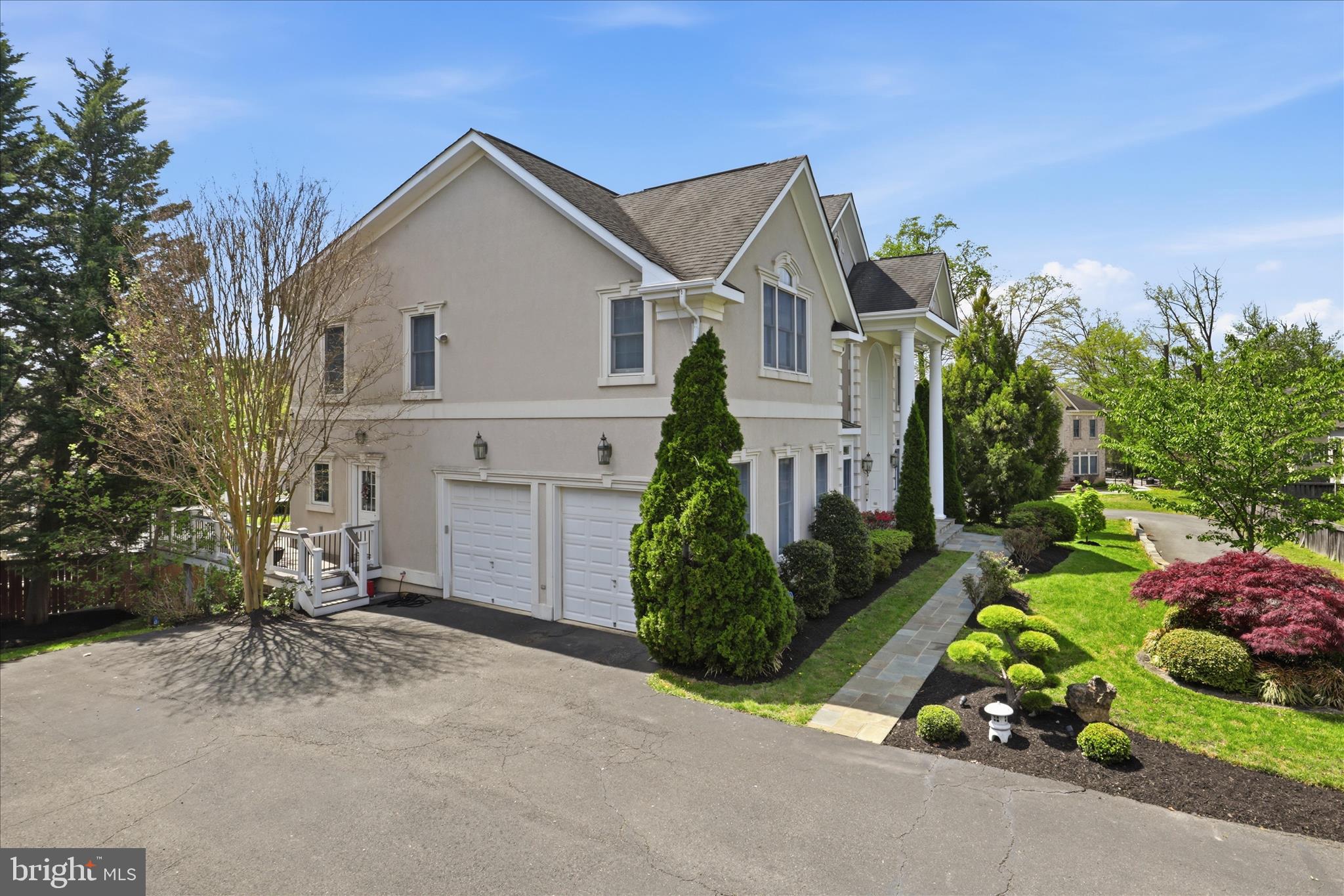 ANNANDALE OAKS - Residential