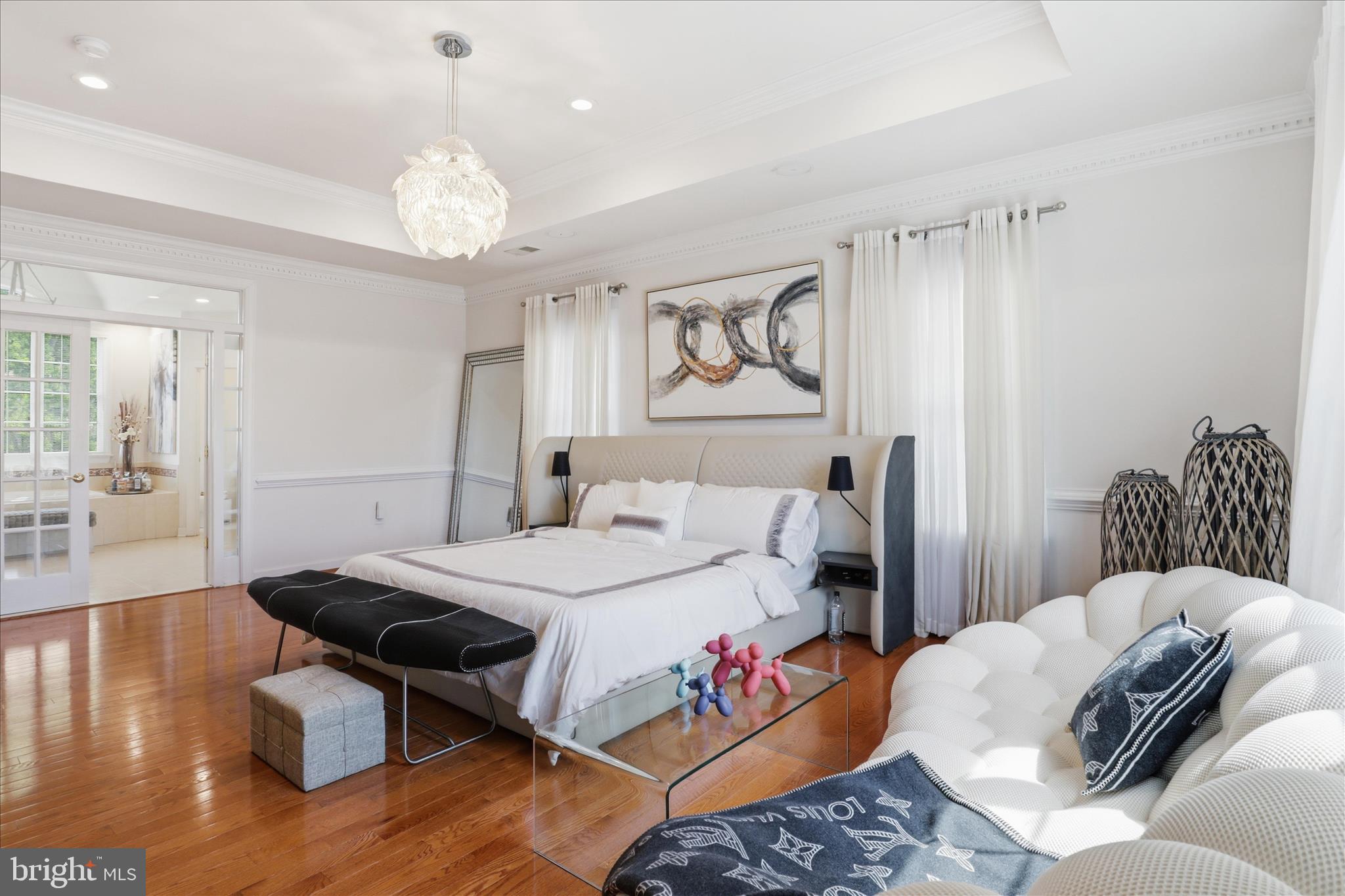 ANNANDALE OAKS - Residential