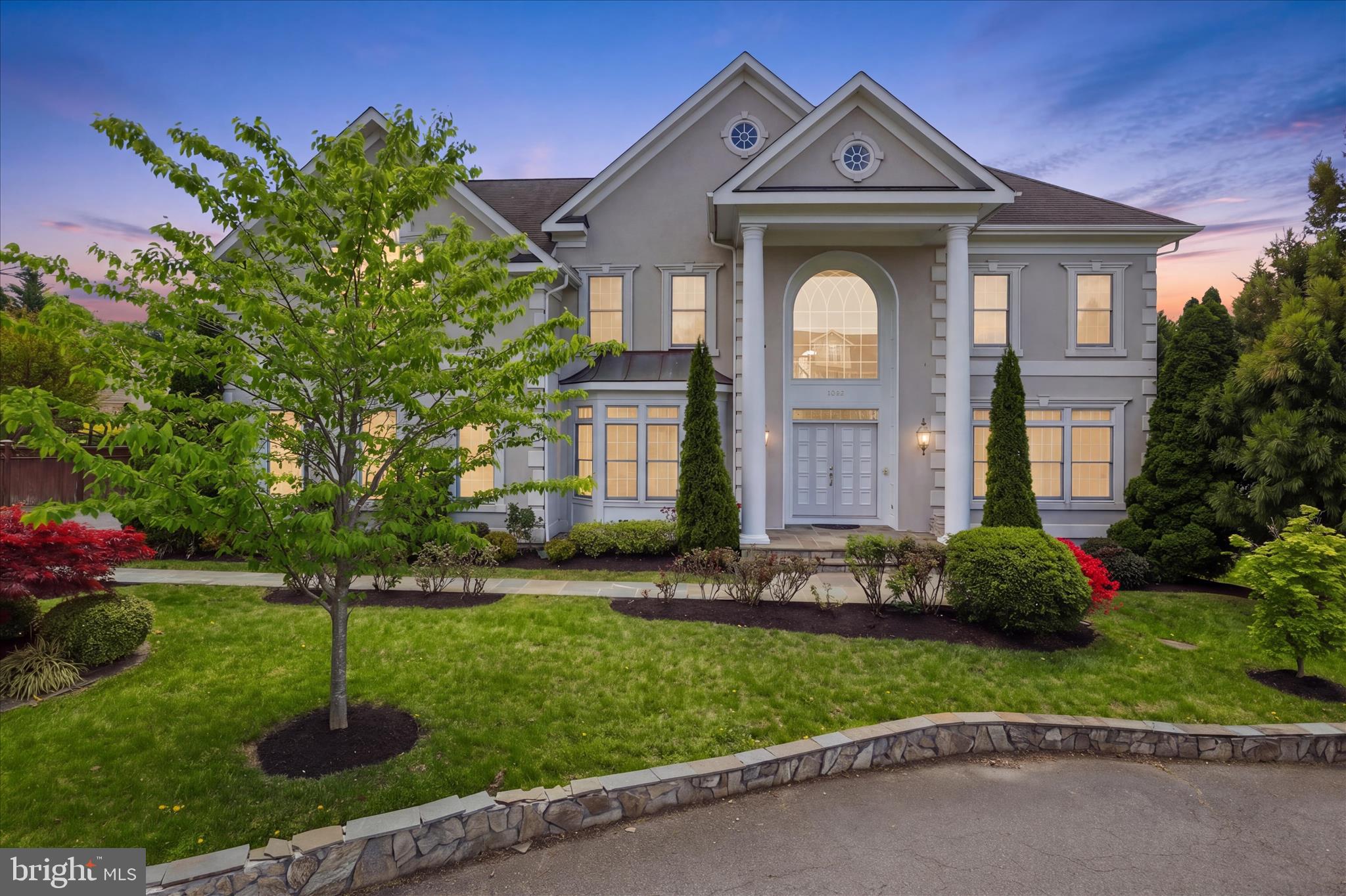 ANNANDALE OAKS - Residential