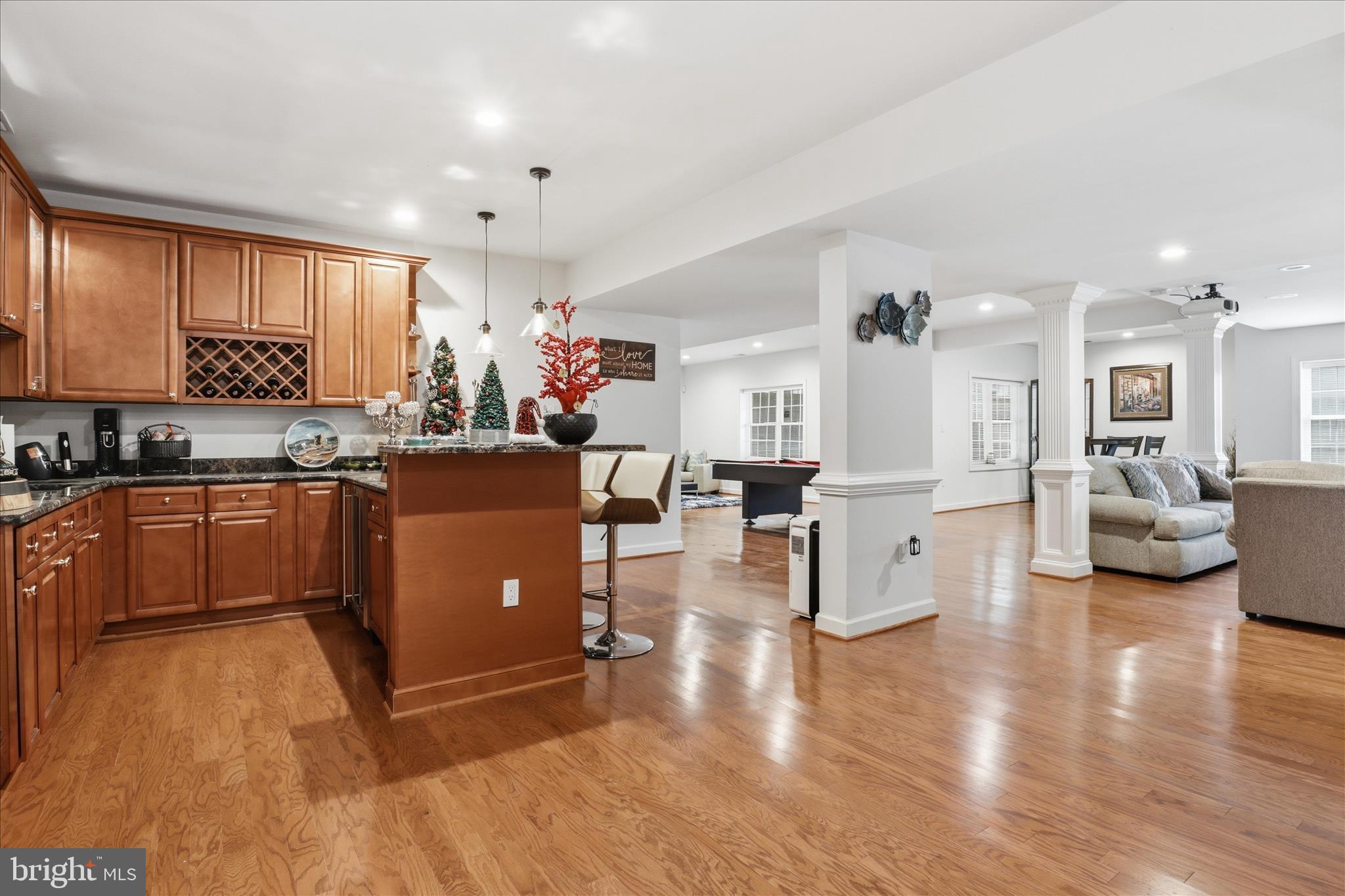 ANNANDALE OAKS - Residential