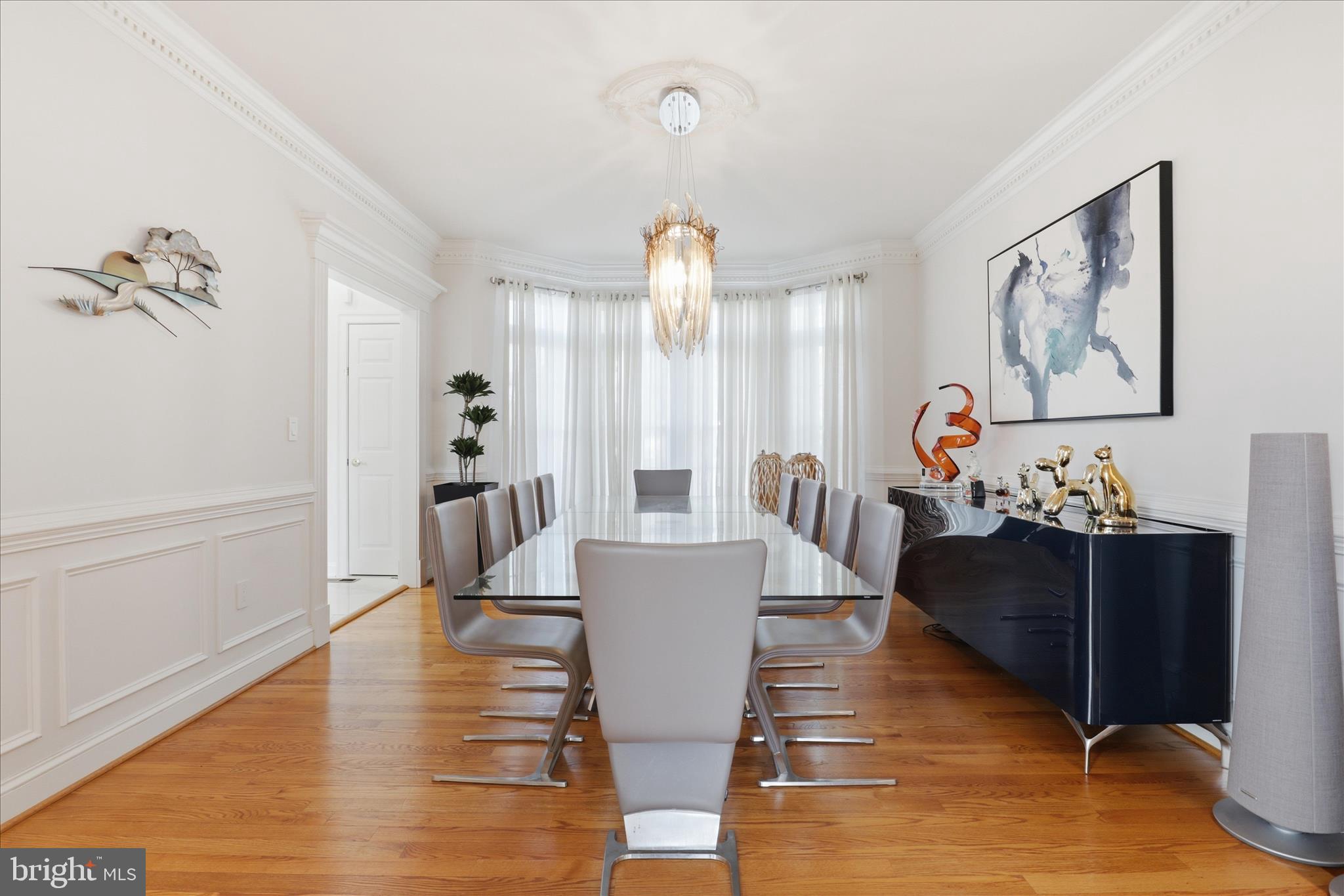 ANNANDALE OAKS - Residential