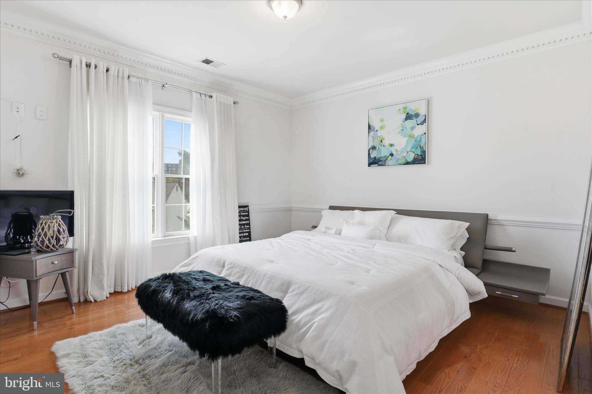 ANNANDALE OAKS - Residential